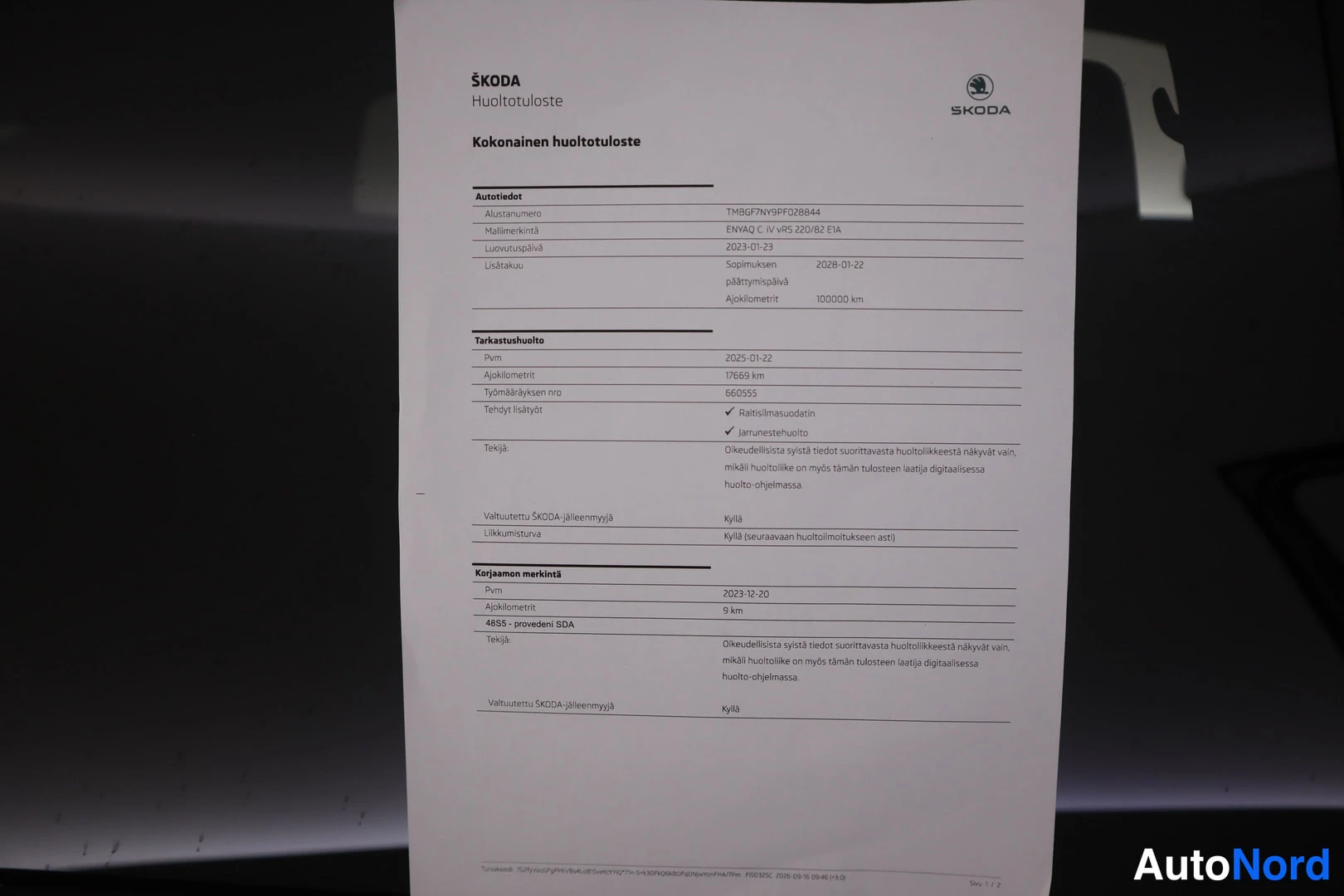 Muu: ŠKODA Huoltotoloste -paperi: kokonainen huoltotoloste, jossa ajoneuvotiedot (VIN TMBSP7NV9P2G28B44, malli ENYAQ C-iV Ivx 220kW ETA) ja huoltomerkinnät, viim. hu