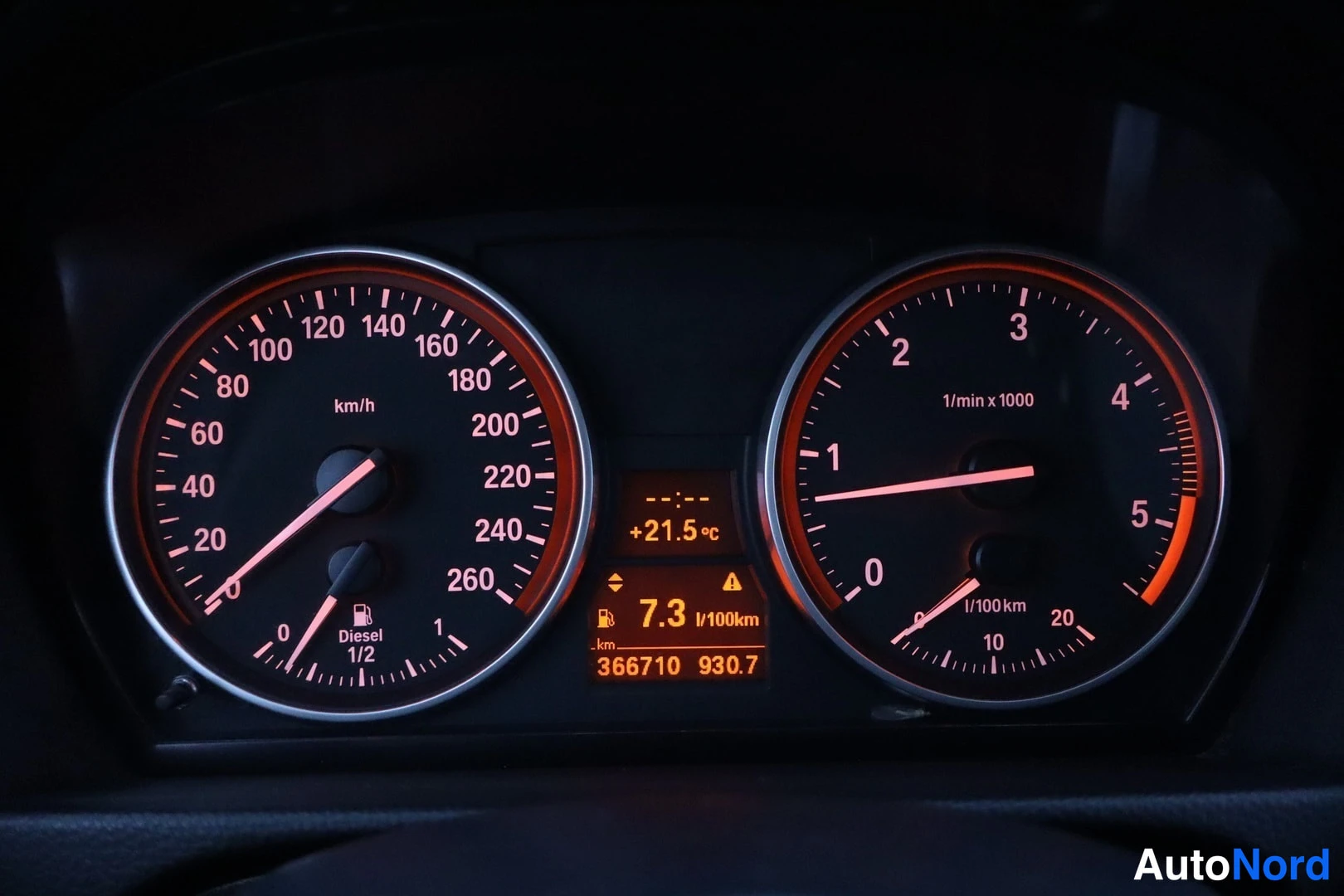 Valkoinen BMW 325d 2008, kuva 15