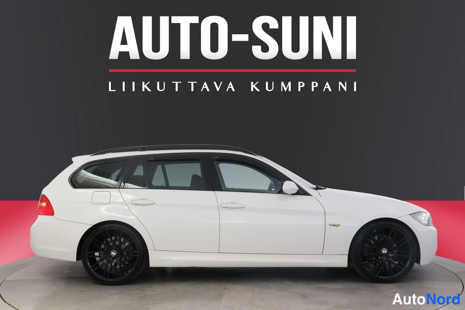 Valkoinen BMW 325d 2008, etuviisto, keula oikealle, kuva 4