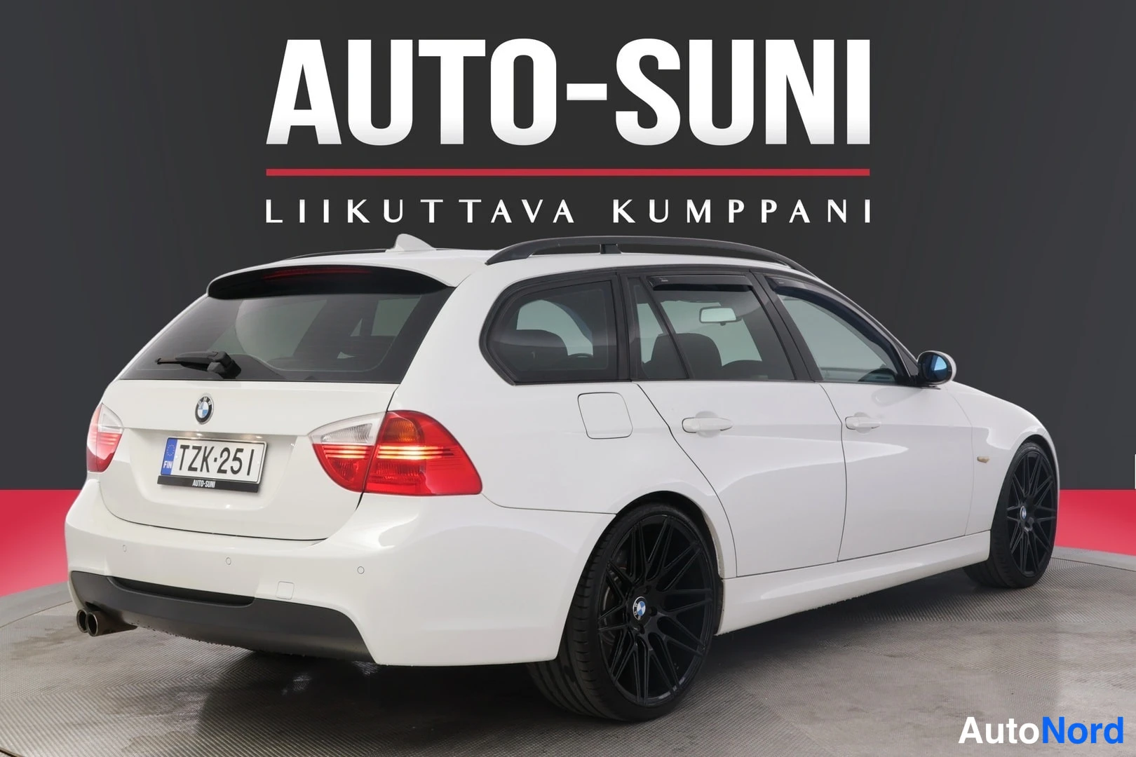 Valkoinen BMW 325d 2008, takaviisto, kuva 5