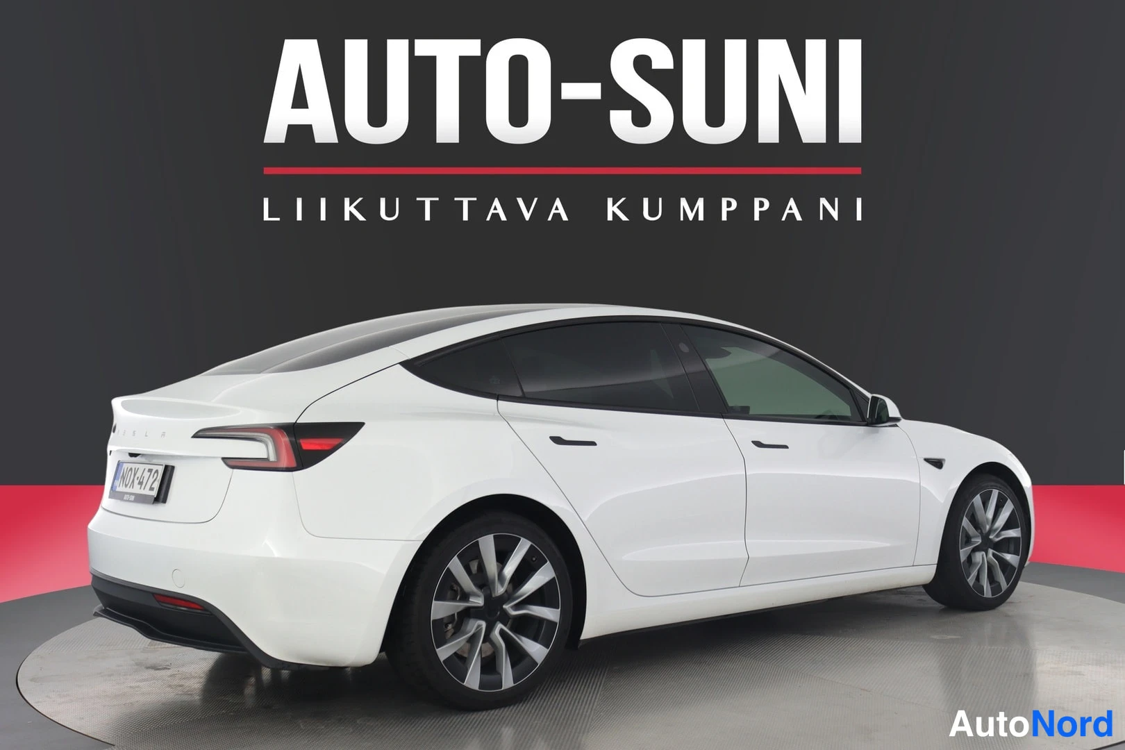 Valkoinen Tesla Model 3 2024, ulkokuva 2 – Lappeenranta