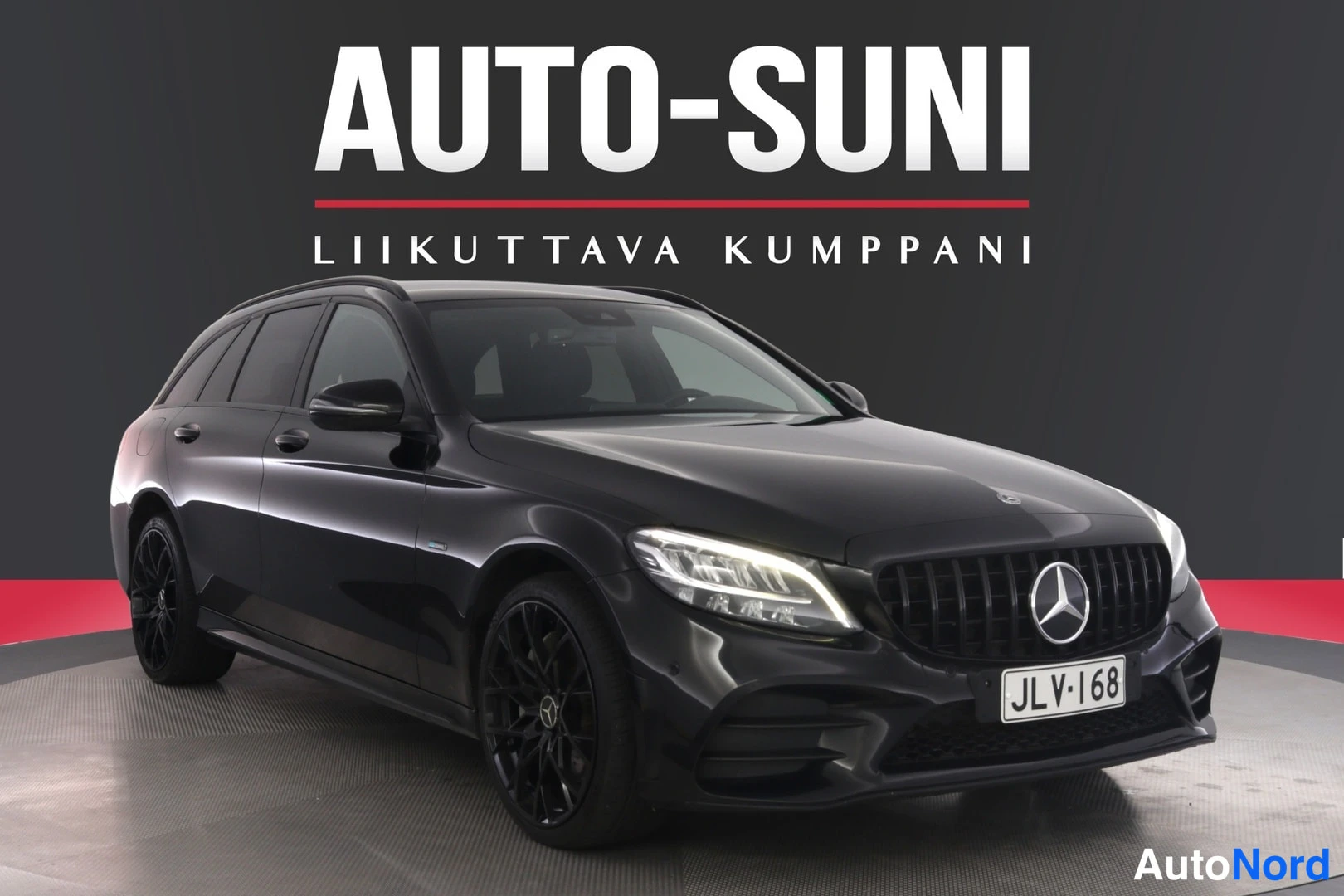 Musta Mercedes-Benz C 2019, etuviisto, keula oikealle, kuva 2