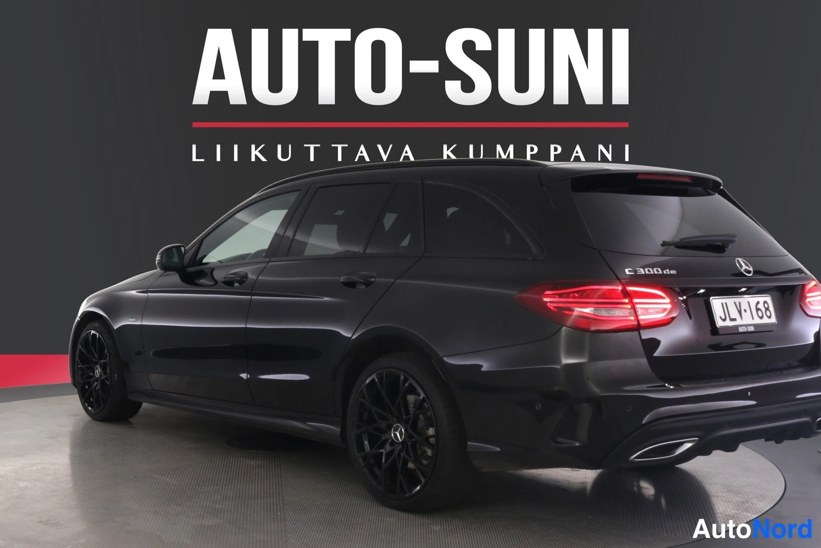 Musta Mercedes-Benz C 2019, takaviisto, kuva 10