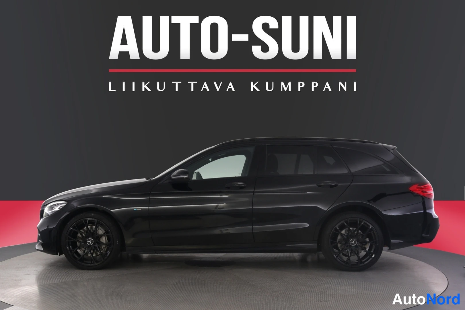Musta Mercedes-Benz C 2019, sivulta, kuva 8