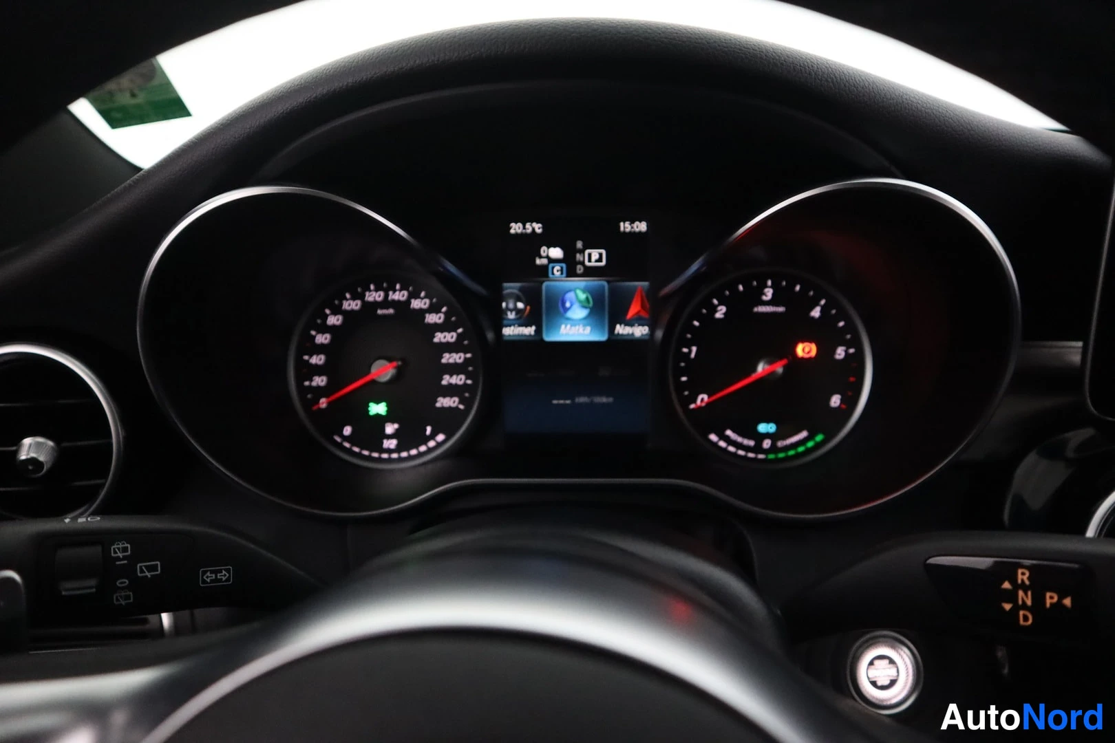 Musta Mercedes-Benz C 2019, edestä, kuva 5