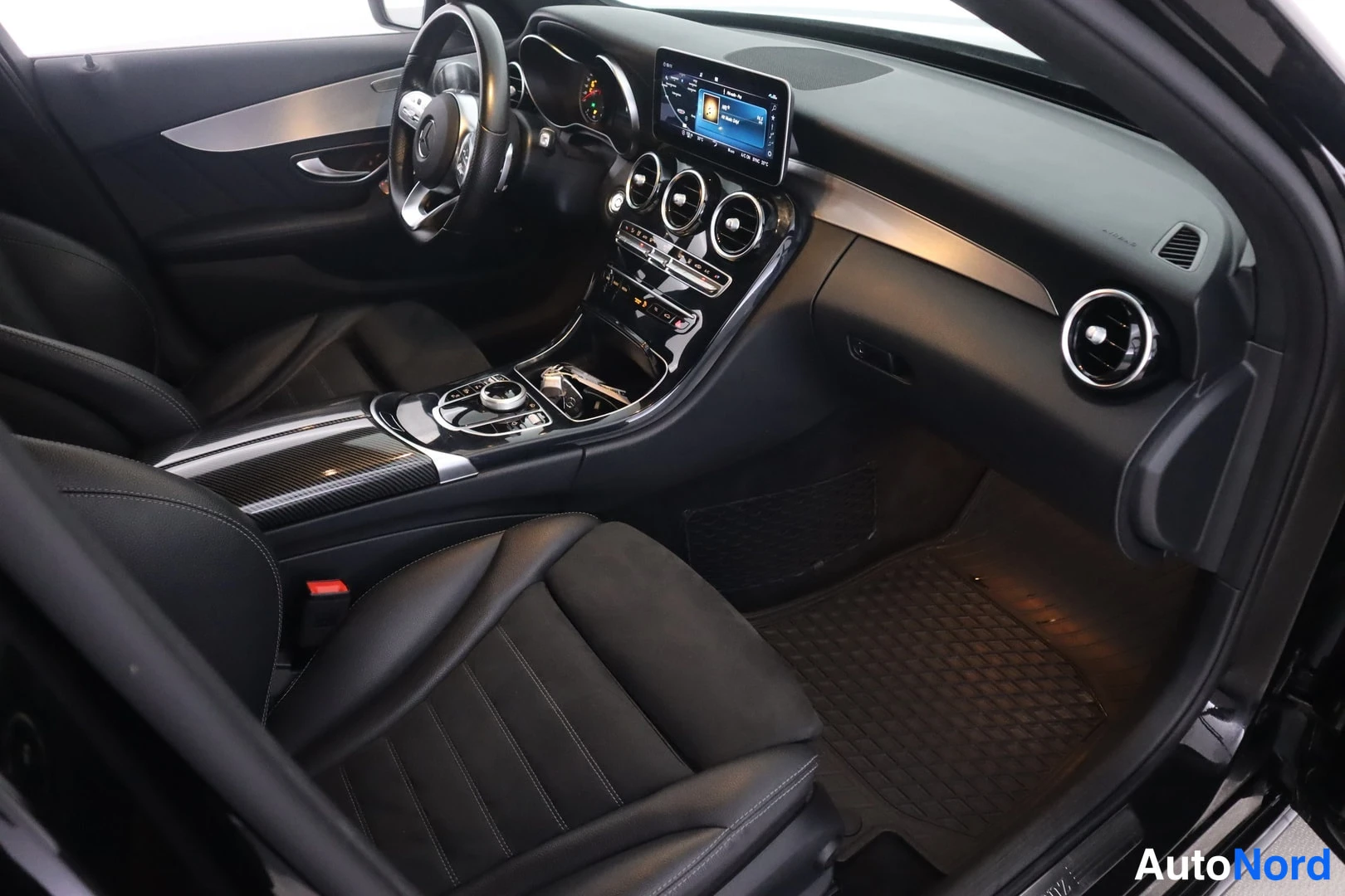 Musta Mercedes-Benz C 2019, kuva 30