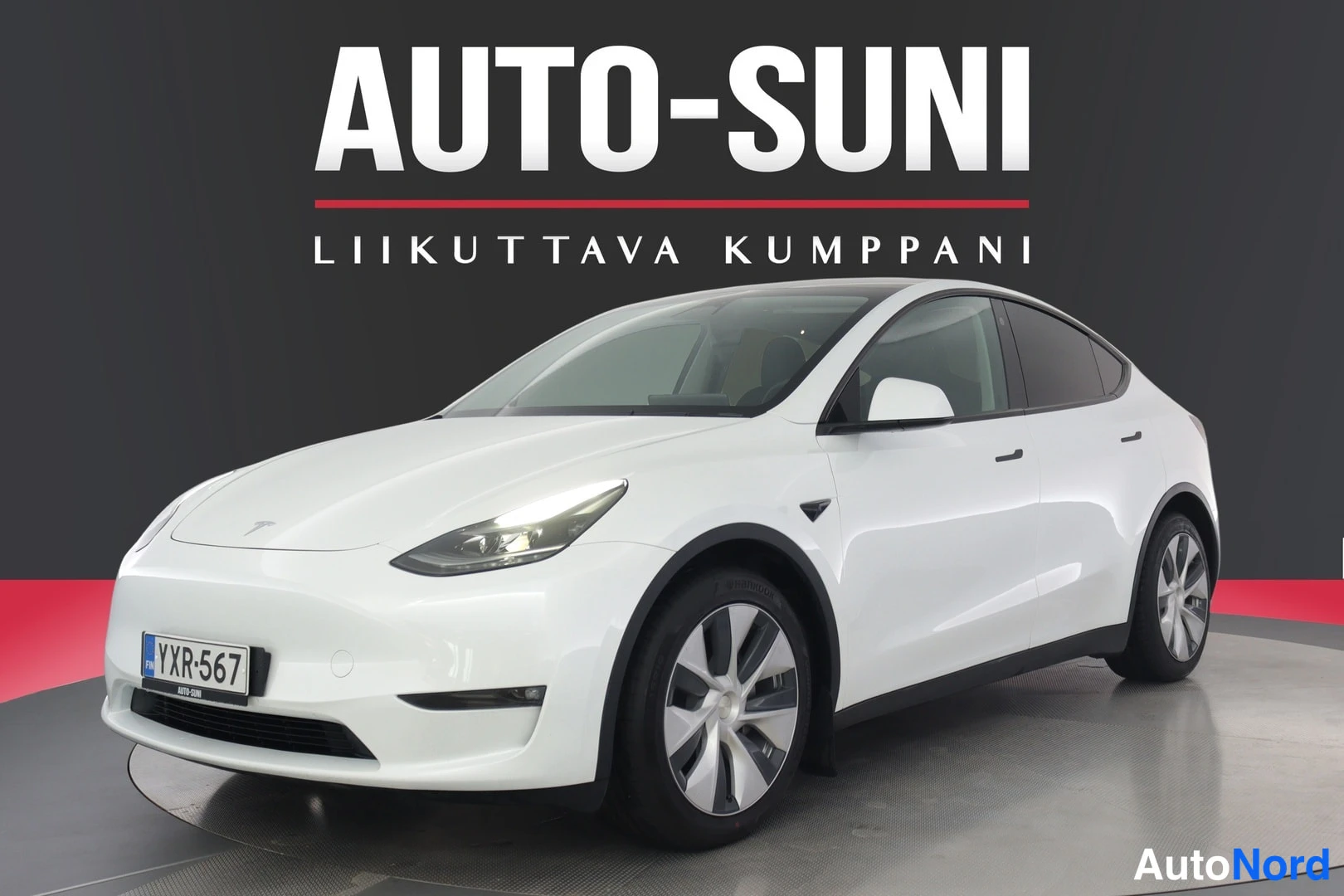 Tesla Model Y, 2024