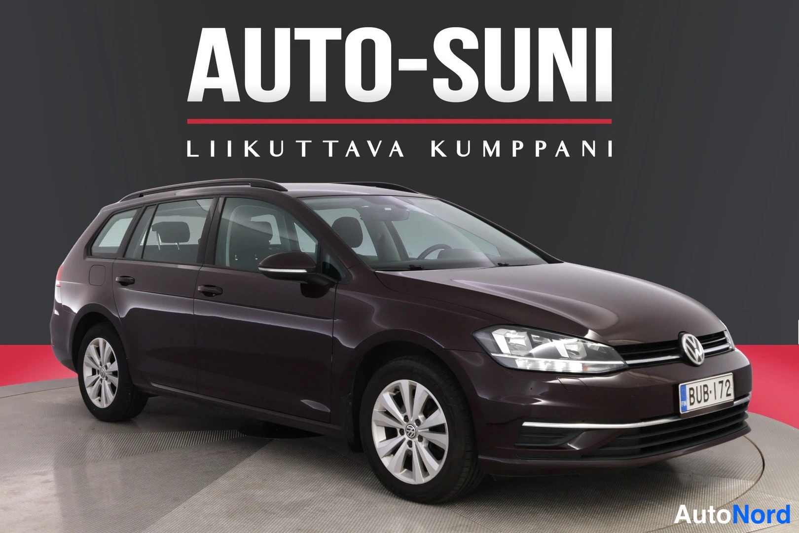 Ruskea Volkswagen Golf 2017, etuviisto, keula oikealle, kuva 3