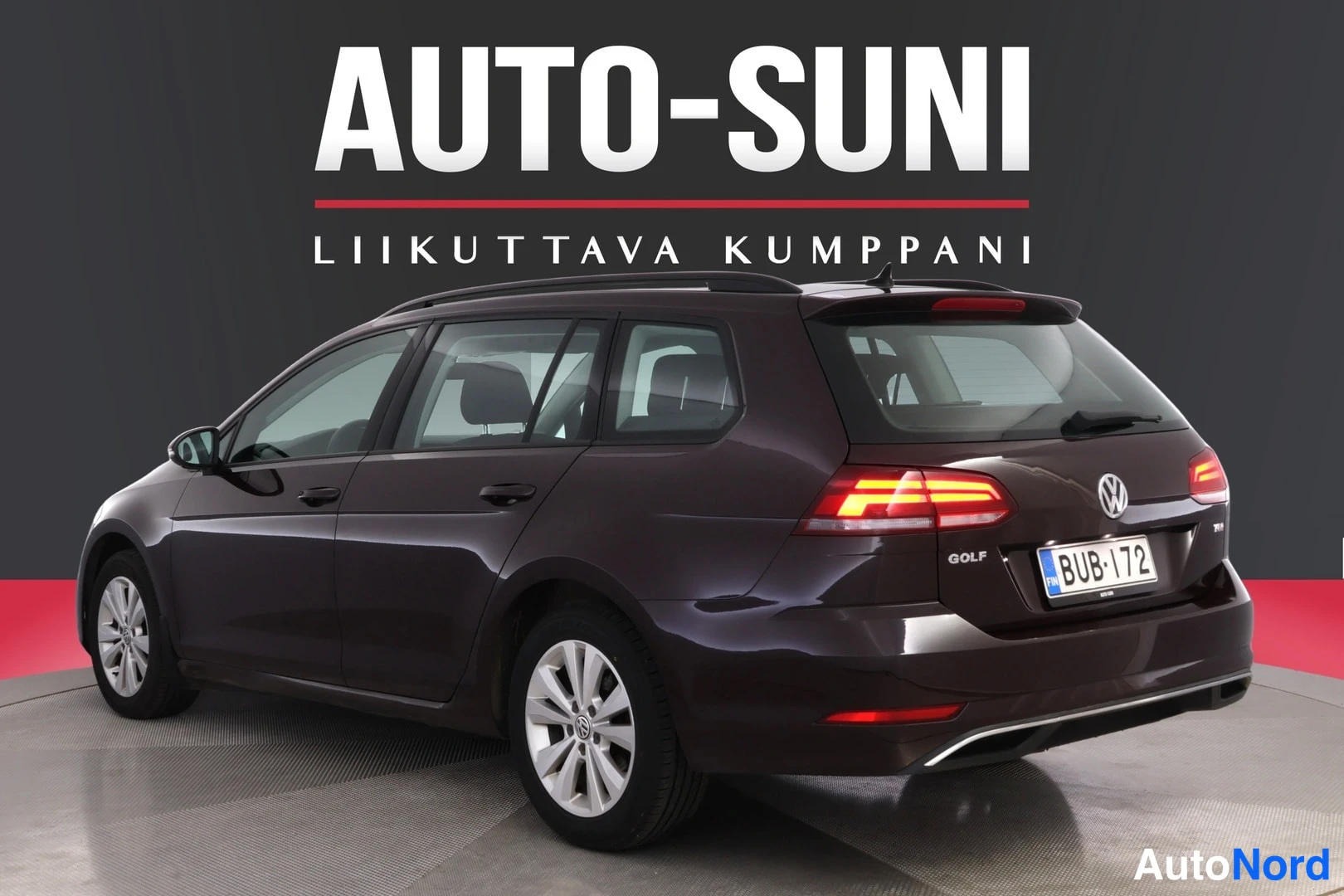 Ruskea Volkswagen Golf 2017, takaviisto, kuva 8