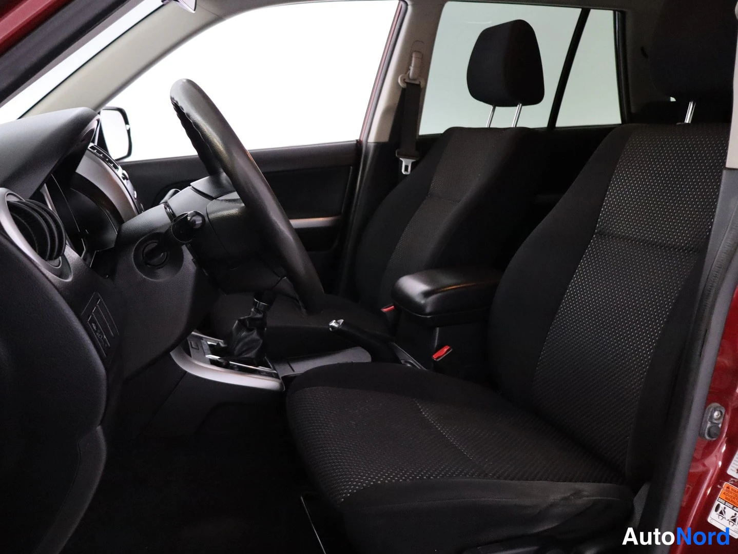 Punainen Suzuki Grand Vitara 2006, kuva 17