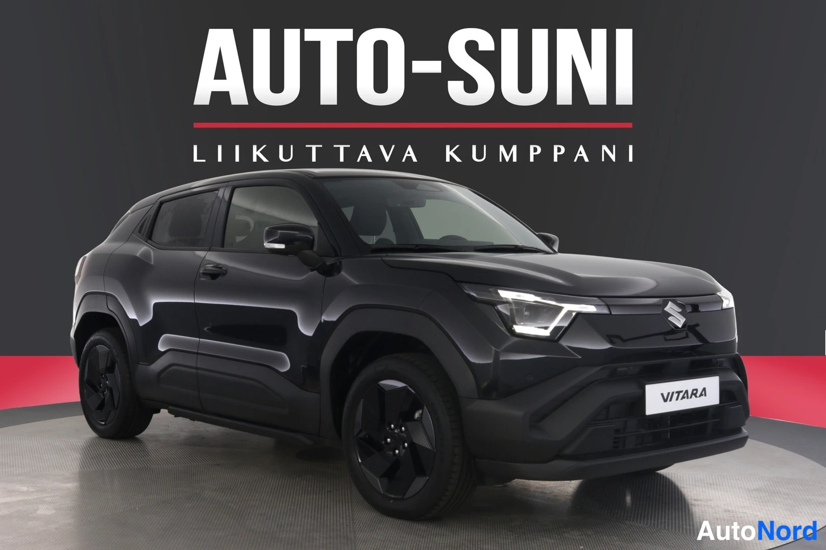 Musta Suzuki Vitara 2026, etuviisto, keula oikealle, kuva 2