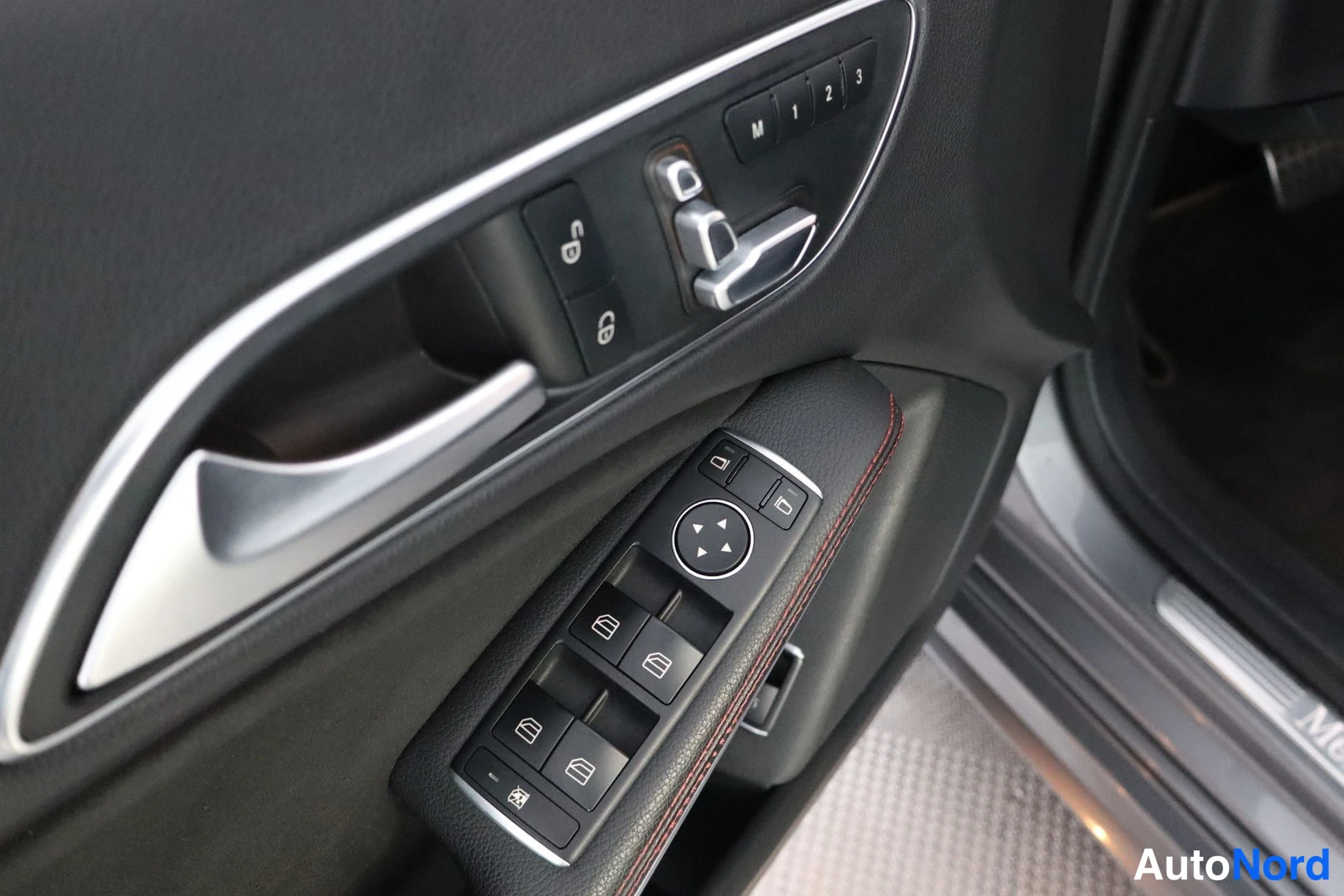 Harmaa Mercedes-Benz CLA 2017, yksityiskohta, kuva 15