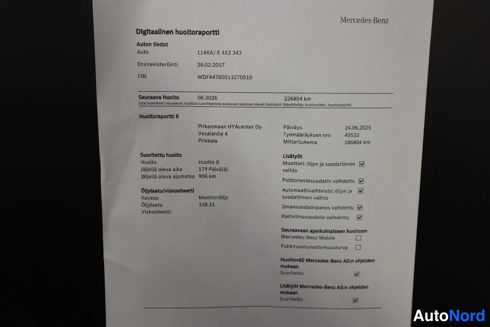 Yksityiskohta: Mercedes-Benzin digitaalinen huoltoraportti, huolto 24.06.2025 mittarilukemalla 186 804 km.