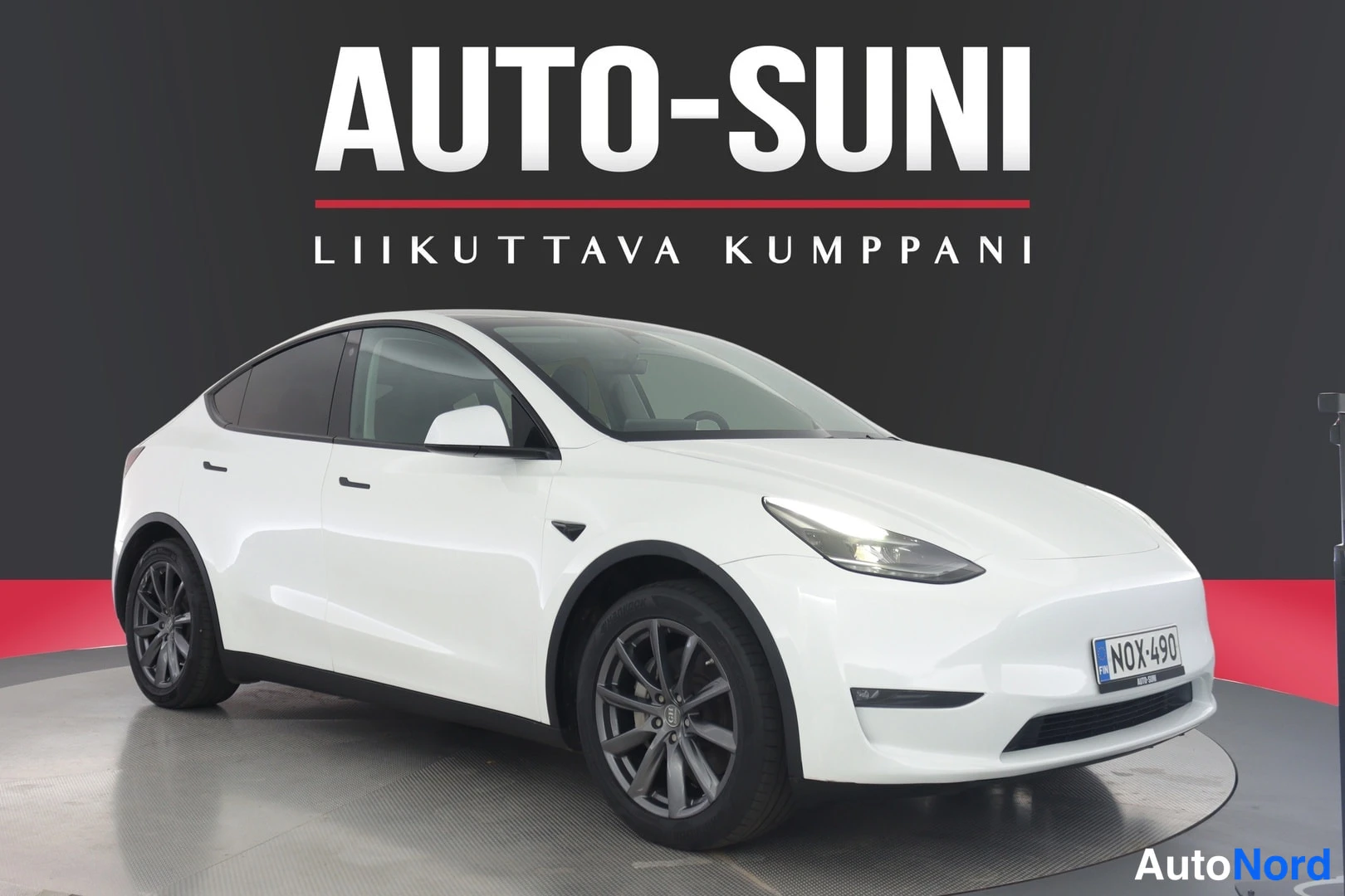 Valkoinen Tesla Model Y 2024, ulkokuva 1 – Lappeenranta