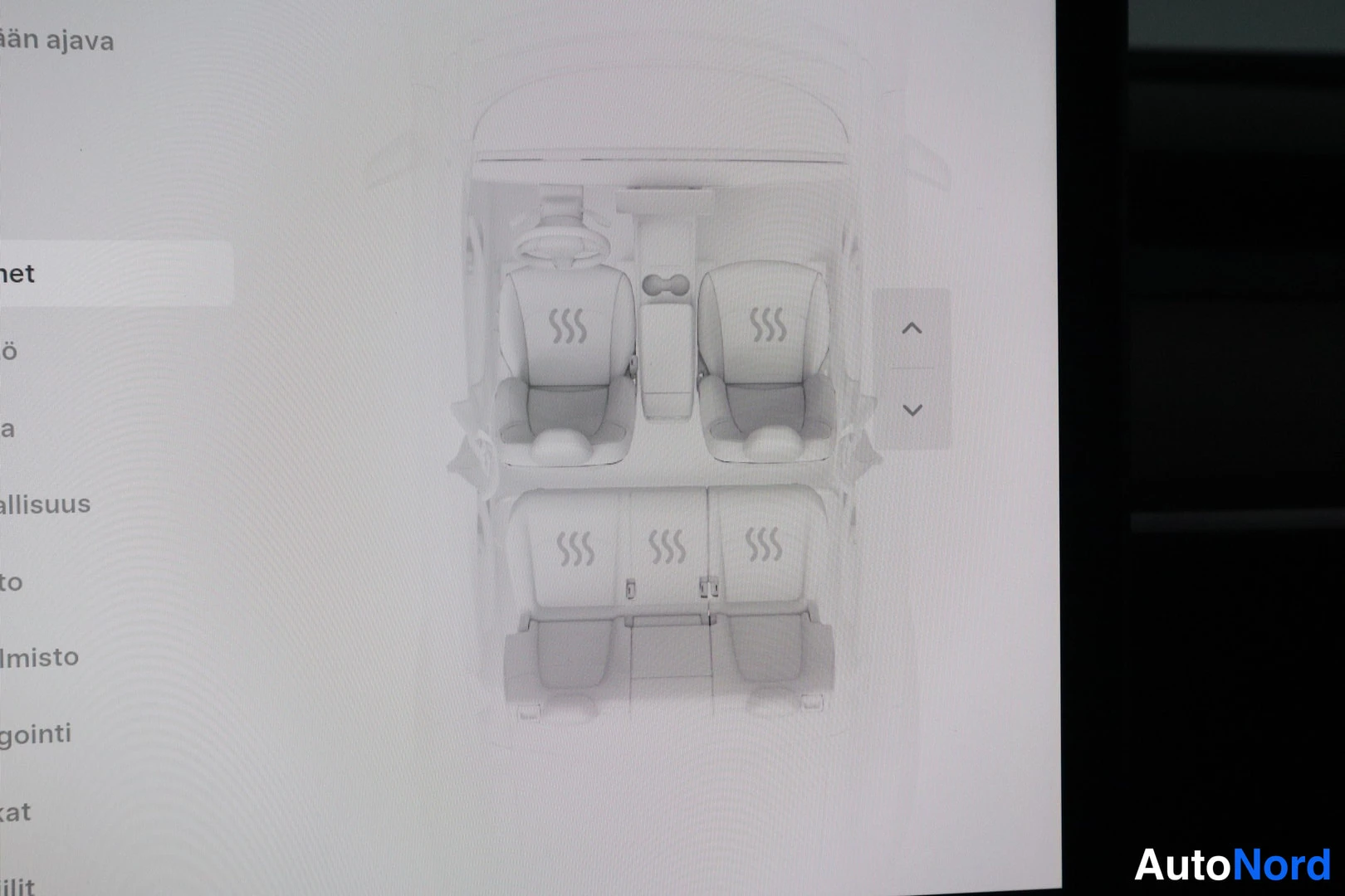 Valkoinen Tesla Model Y 2024, ulkokuva 13 – Lappeenranta