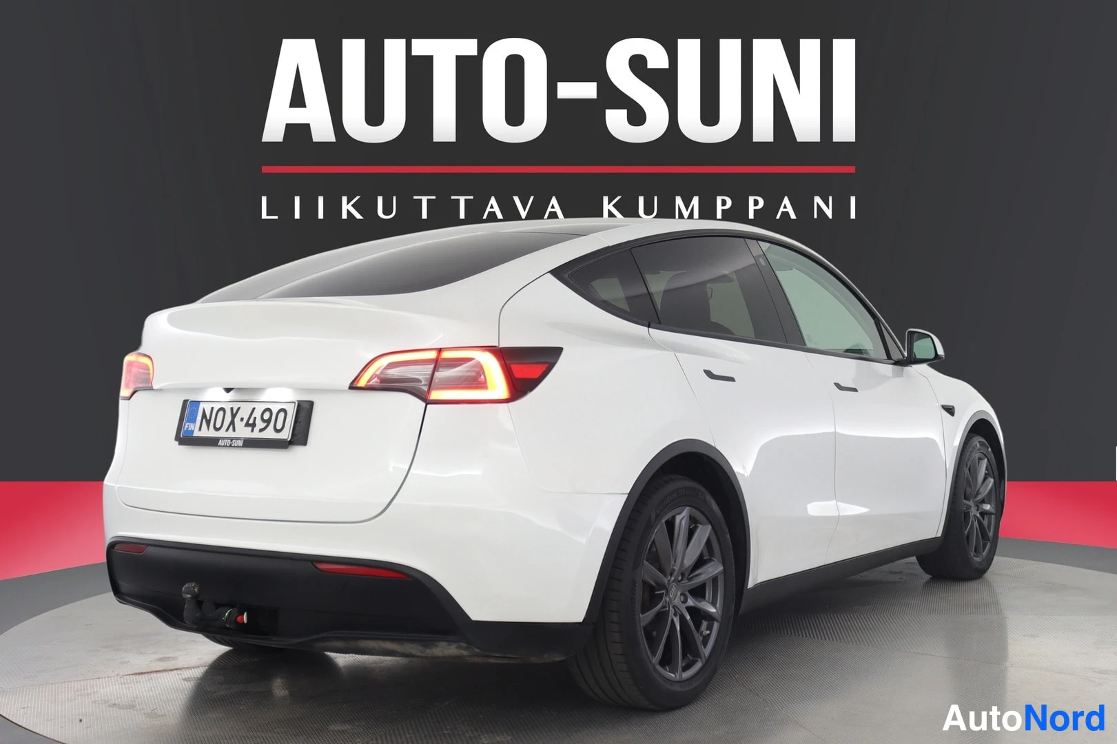 Valkoinen Tesla Model Y 2024, ulkokuva 3 – Lappeenranta