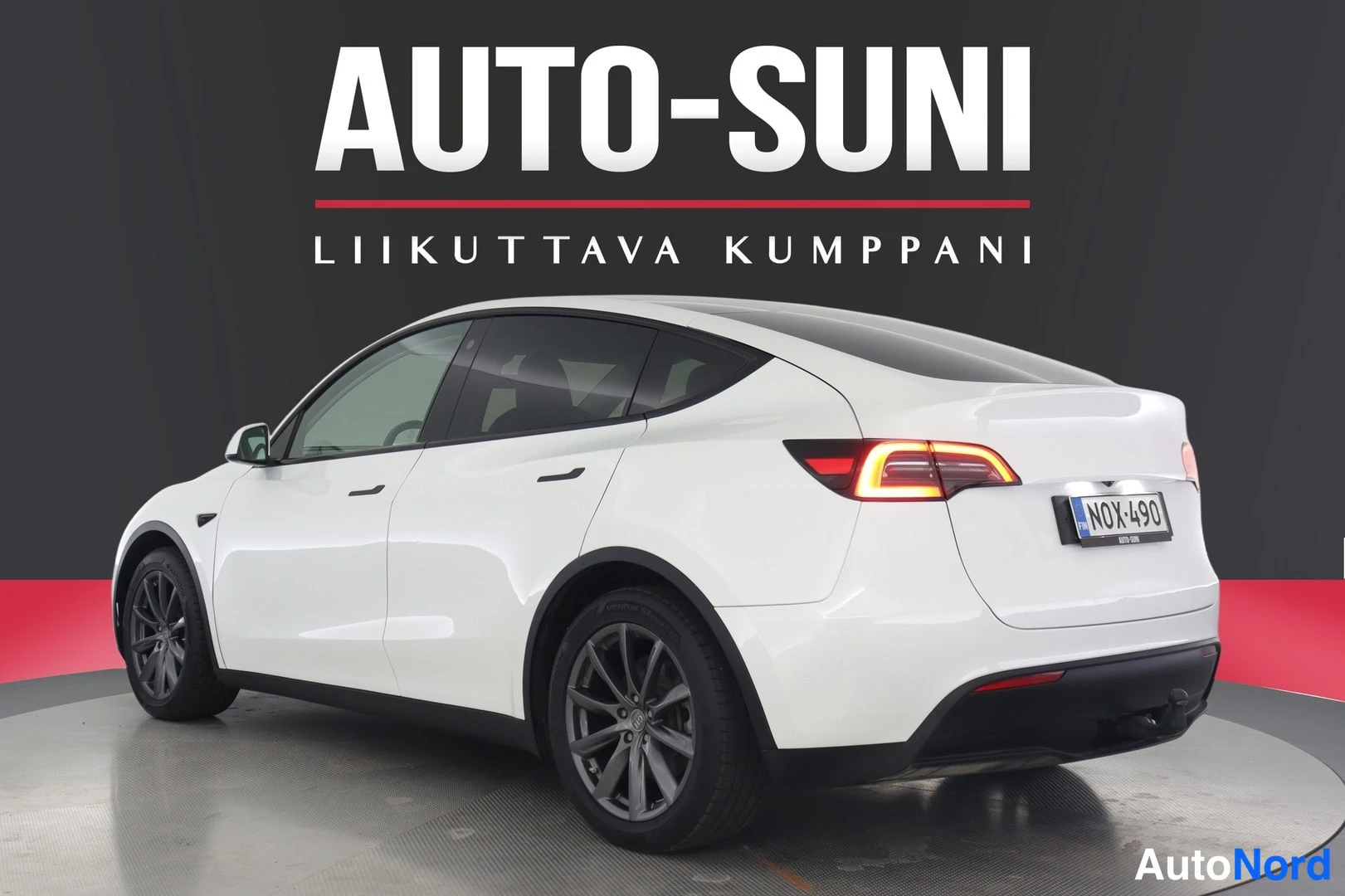 Valkoinen Tesla Model Y 2024, ulkokuva 4 – Lappeenranta