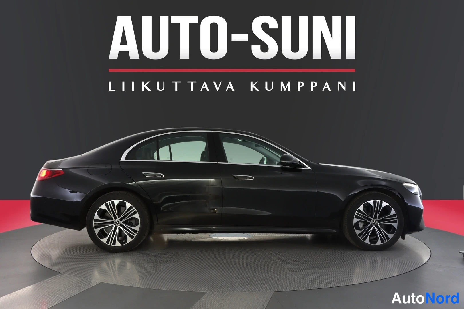 Musta Mercedes-Benz E 2025, ulkokuva 2 – Lappeenranta
