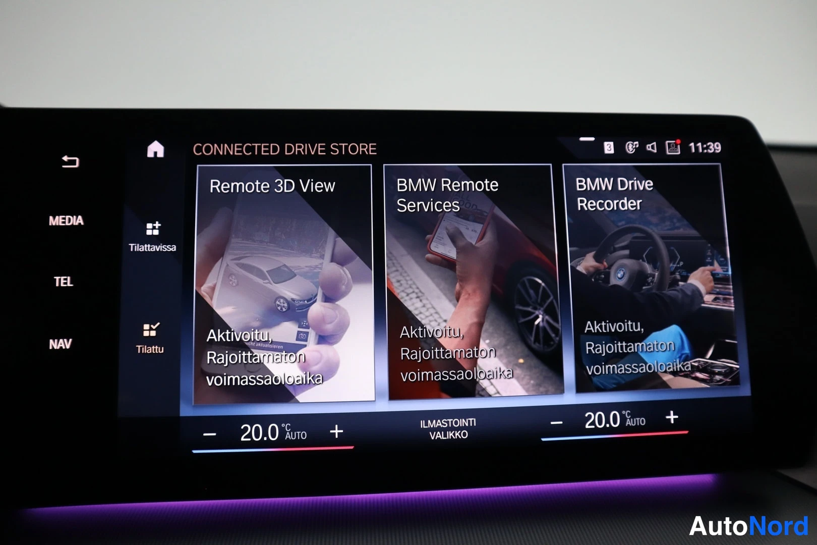 Yksityiskohta: Keskinäytön Connected Drive Store -näkymä, jossa Remote 3D View, BMW Remote Services ja BMW Drive Recorder on aktivoitu rajoittamaton voimaassaoloaika.