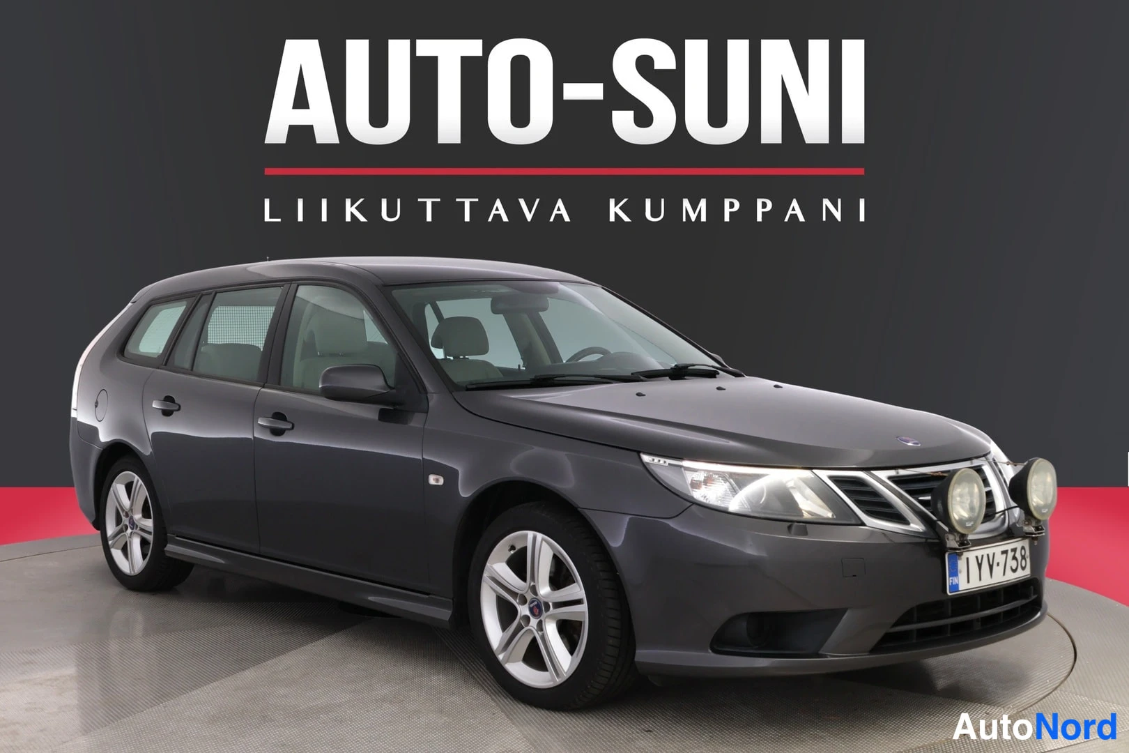 Harmaa Saab 9-3 2009, etuviisto, keula oikealle, kuva 2