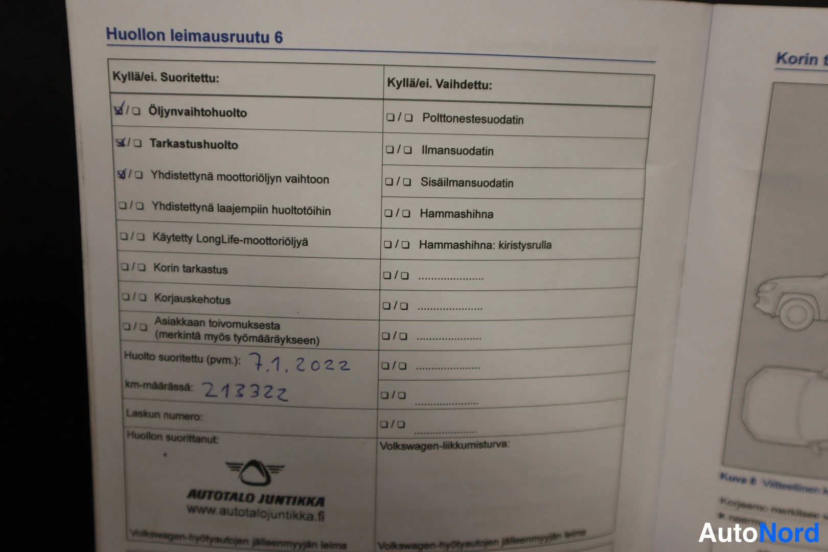 Asiakirja: Huollon leimausruutu 6: öljynvaihtohuolto, tarkastushuolto ja moottoriöljyn vaihto rastitettu, huolto 7.1.2022 km 213322, Autotalo Juntikka.