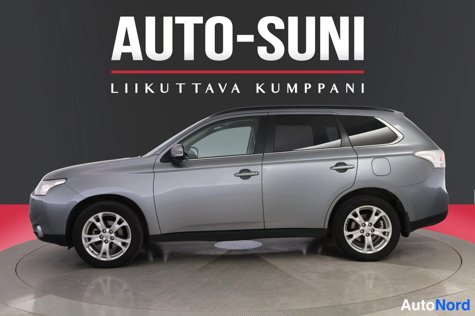 Harmaa Mitsubishi Outlander 2013, sivulta, kuva 4