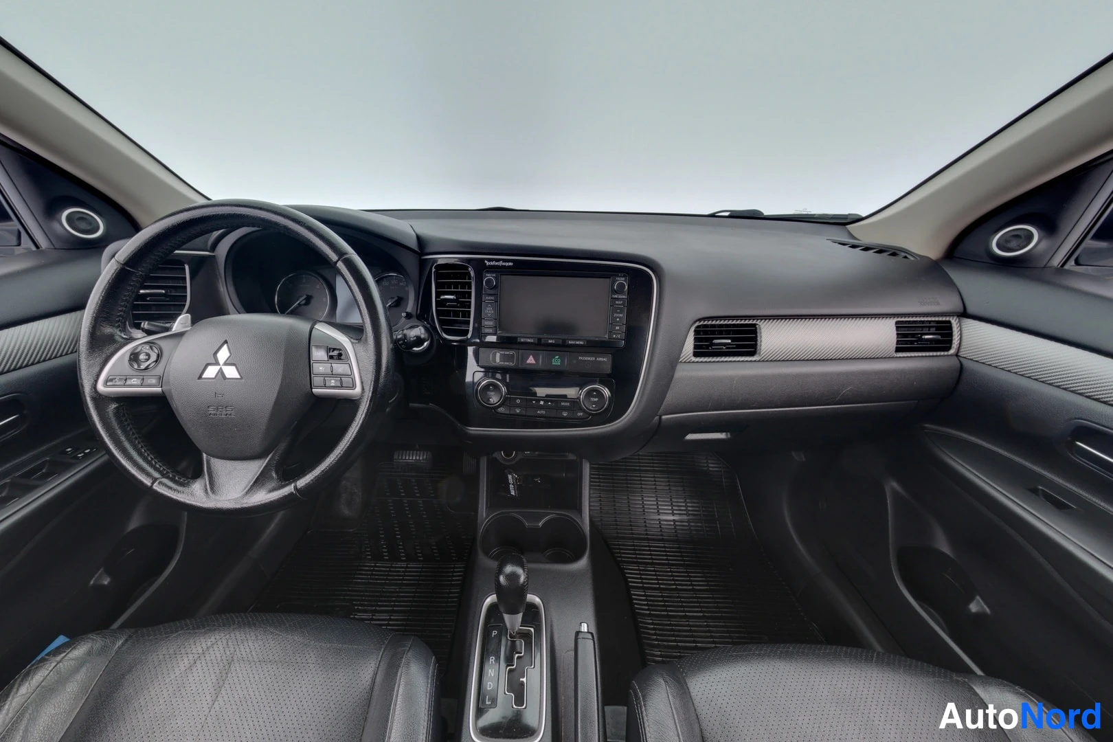 Harmaa Mitsubishi Outlander 2013, ohjaamo, kuva 7