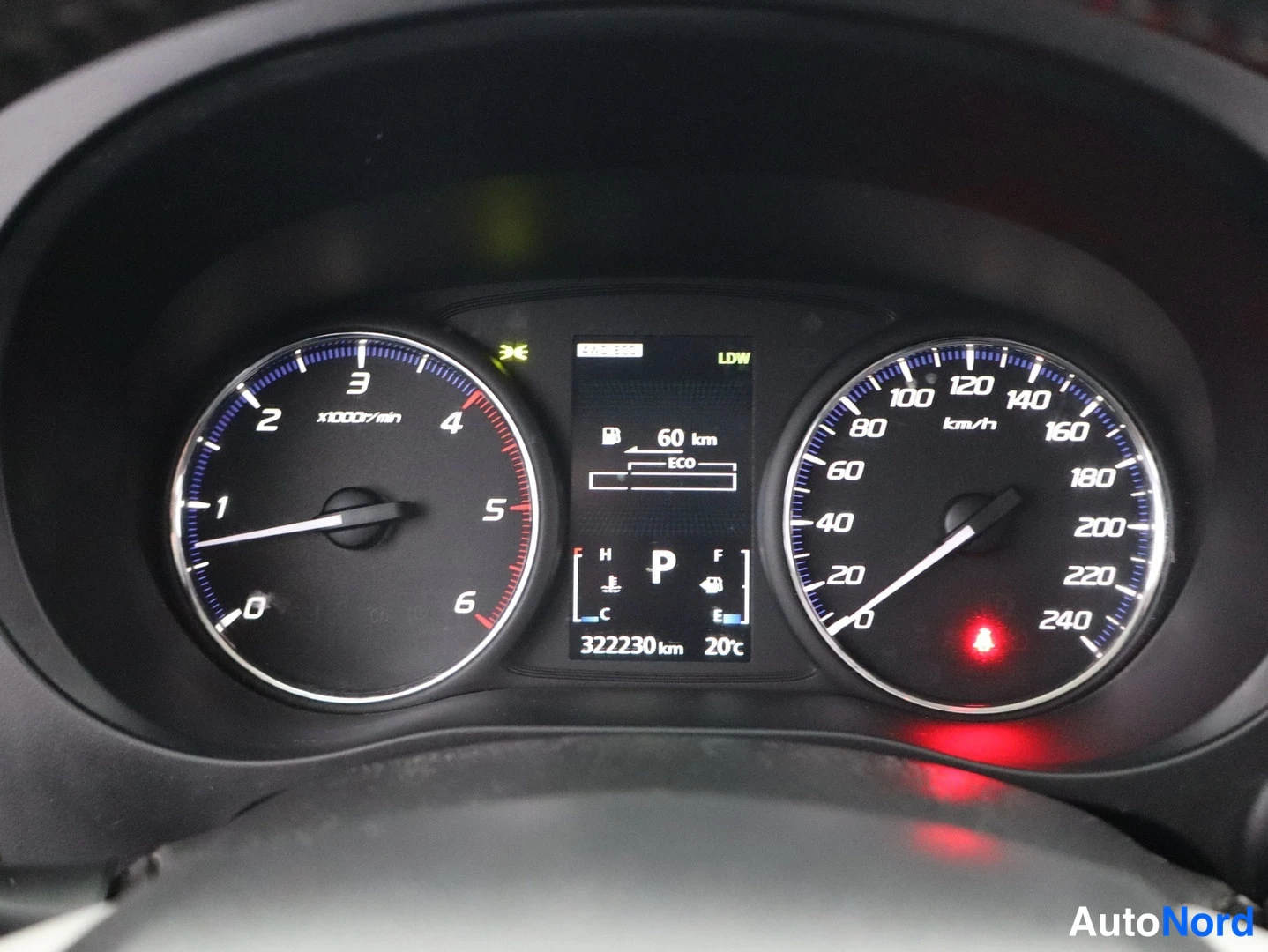Harmaa Mitsubishi Outlander 2013, yksityiskohta, kuva 15