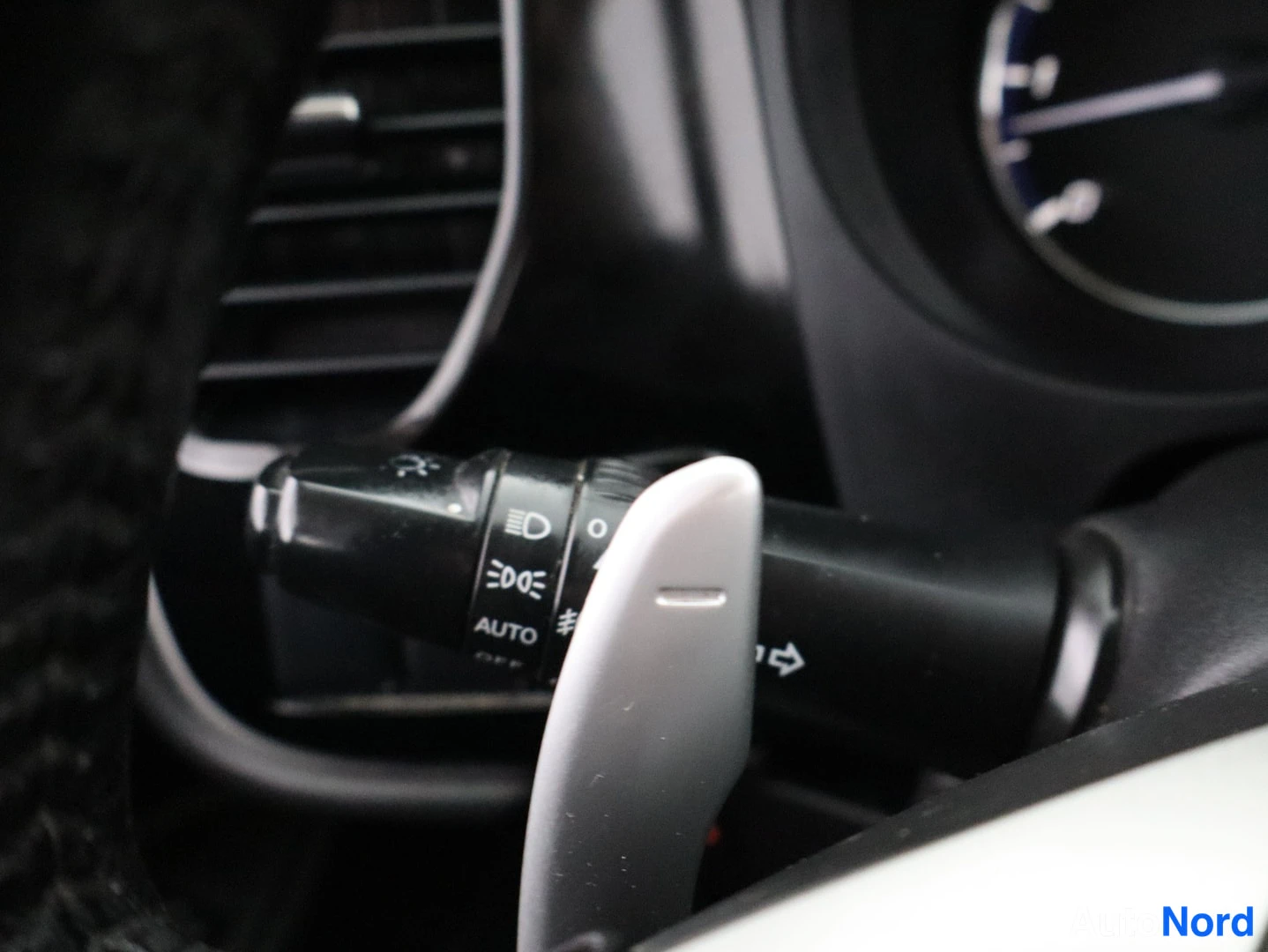 Harmaa Mitsubishi Outlander 2013, yksityiskohta, kuva 19