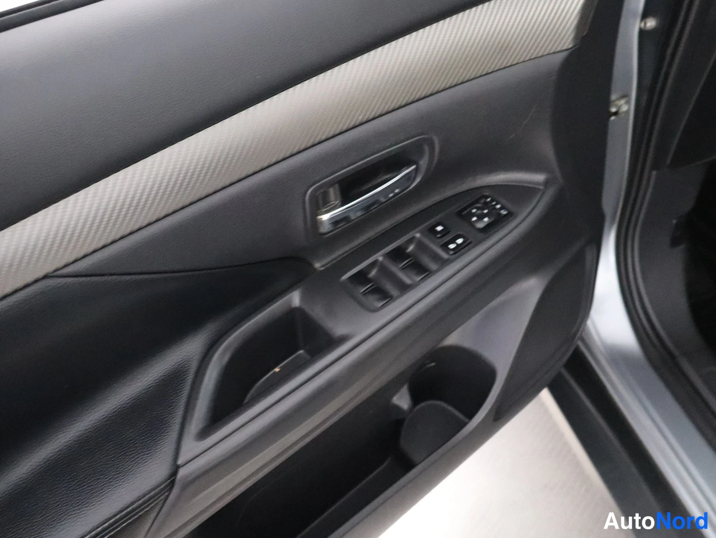 Harmaa Mitsubishi Outlander 2013, yksityiskohta, kuva 25
