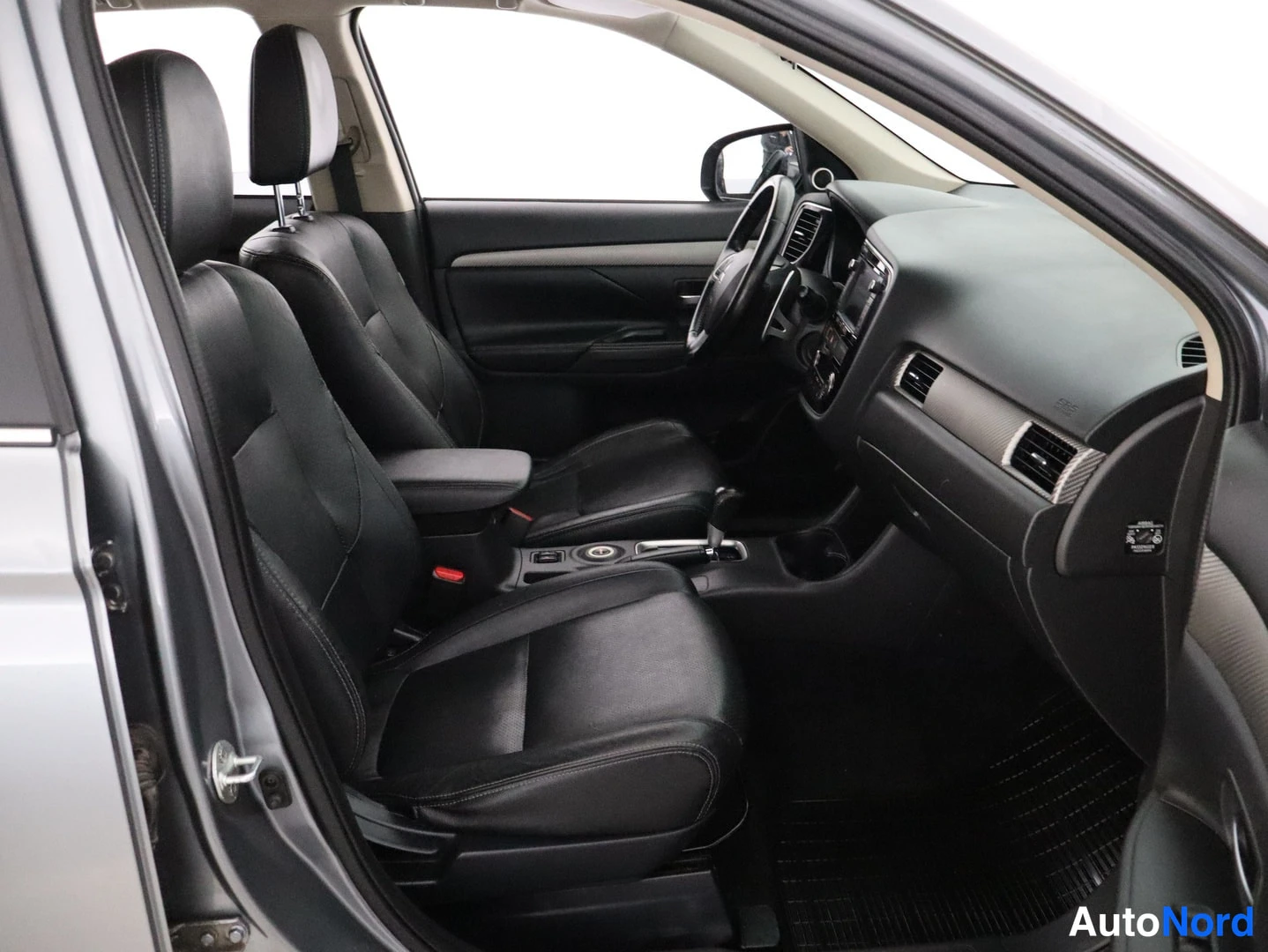 Harmaa Mitsubishi Outlander 2013, ohjaamo, kuva 9