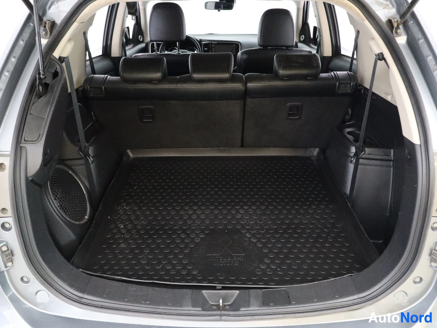 Harmaa Mitsubishi Outlander 2013, tavaratila, kuva 14