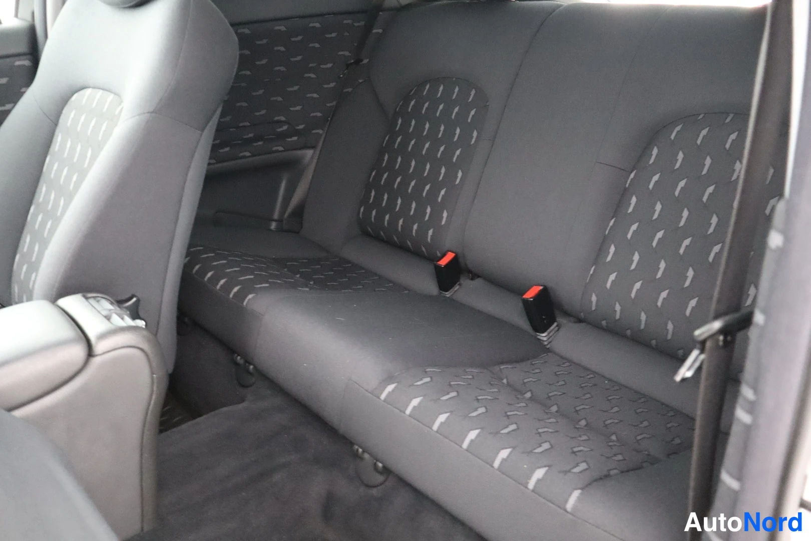 Hopea Mercedes-Benz C 2003, kuva 18