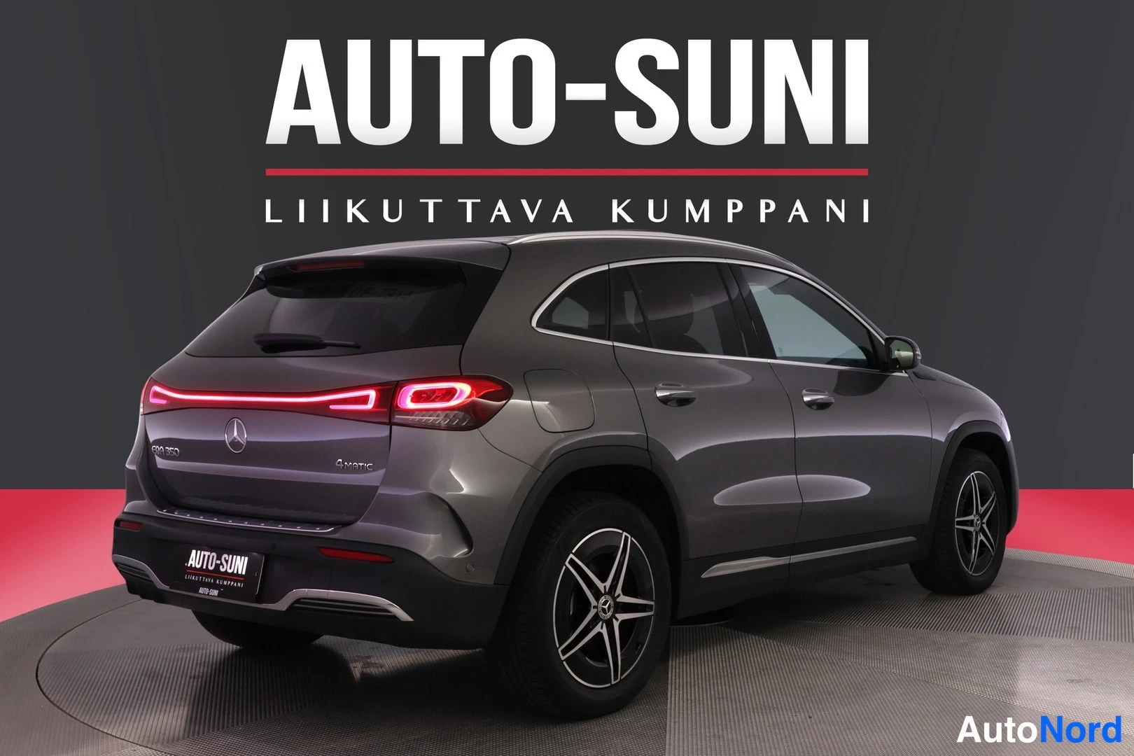 Takaviisto: Mercedes-Benz EQA 350 harmaa takkolmasosa