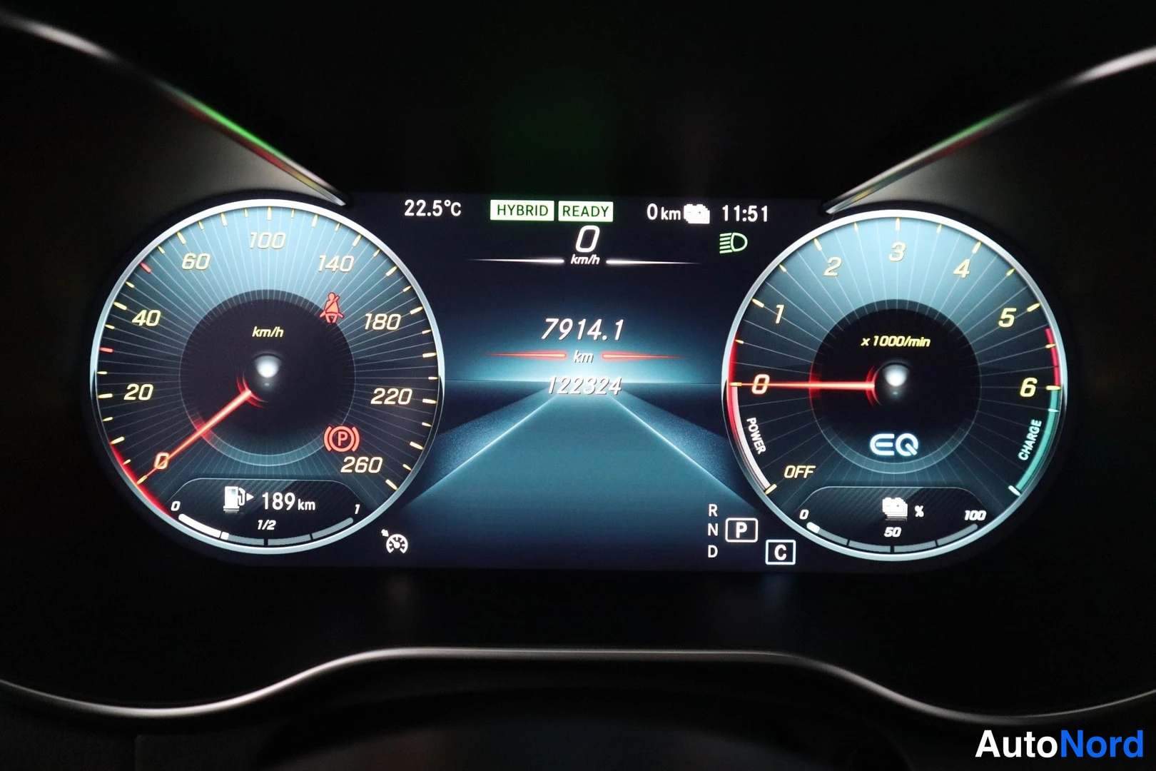 Valkoinen Mercedes-Benz C 2021, yksityiskohta, kuva 14