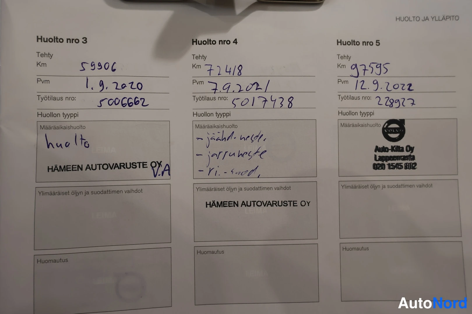 Asiakirja: Huoltokirjan sivu, jossa huollot nro 3–5: km 59906–97595, päivämäärät 2020–2022 ja leimat.