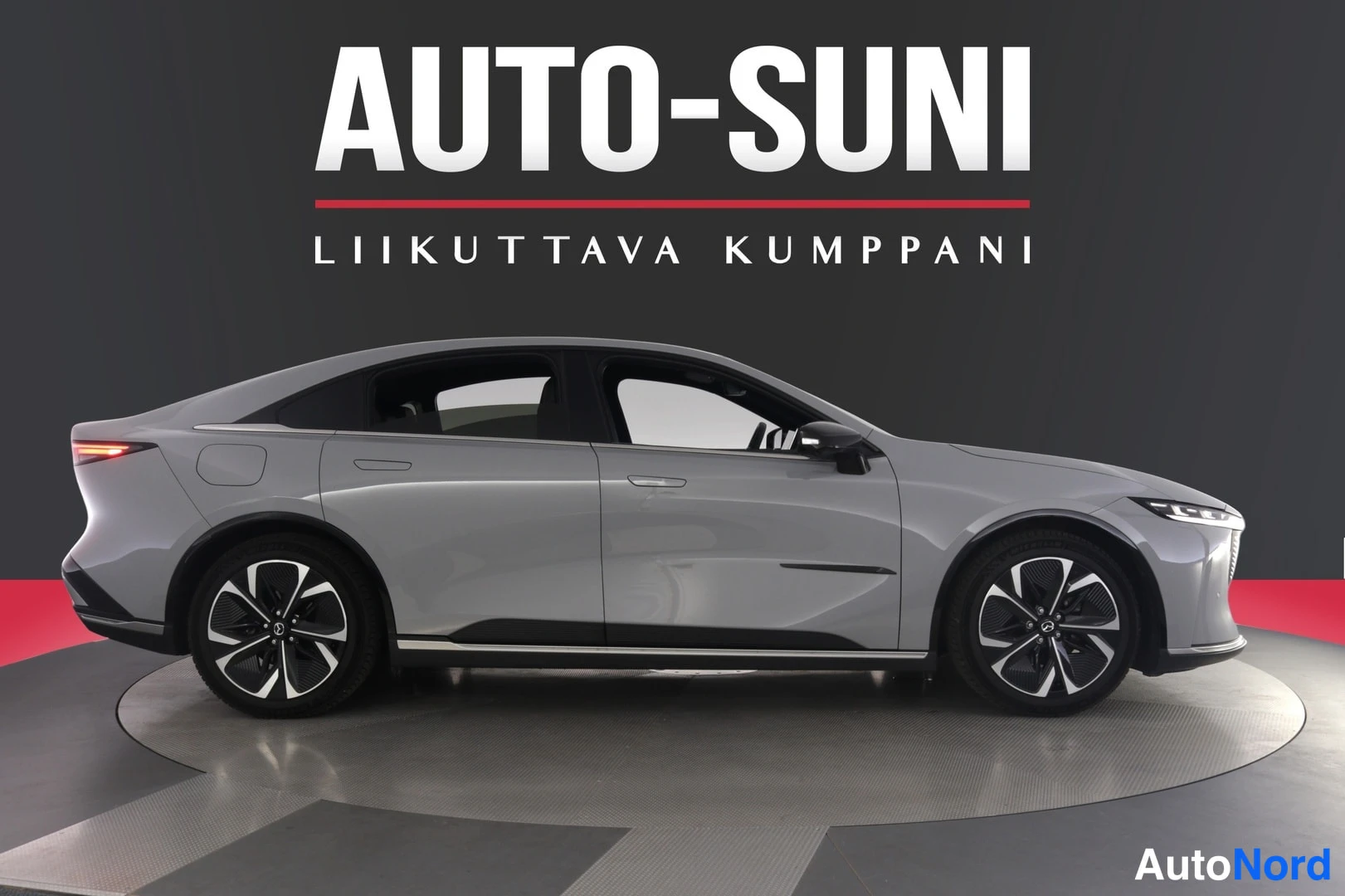 Hopea Mazda 6e 2026, etuviisto, keula oikealle, kuva 4
