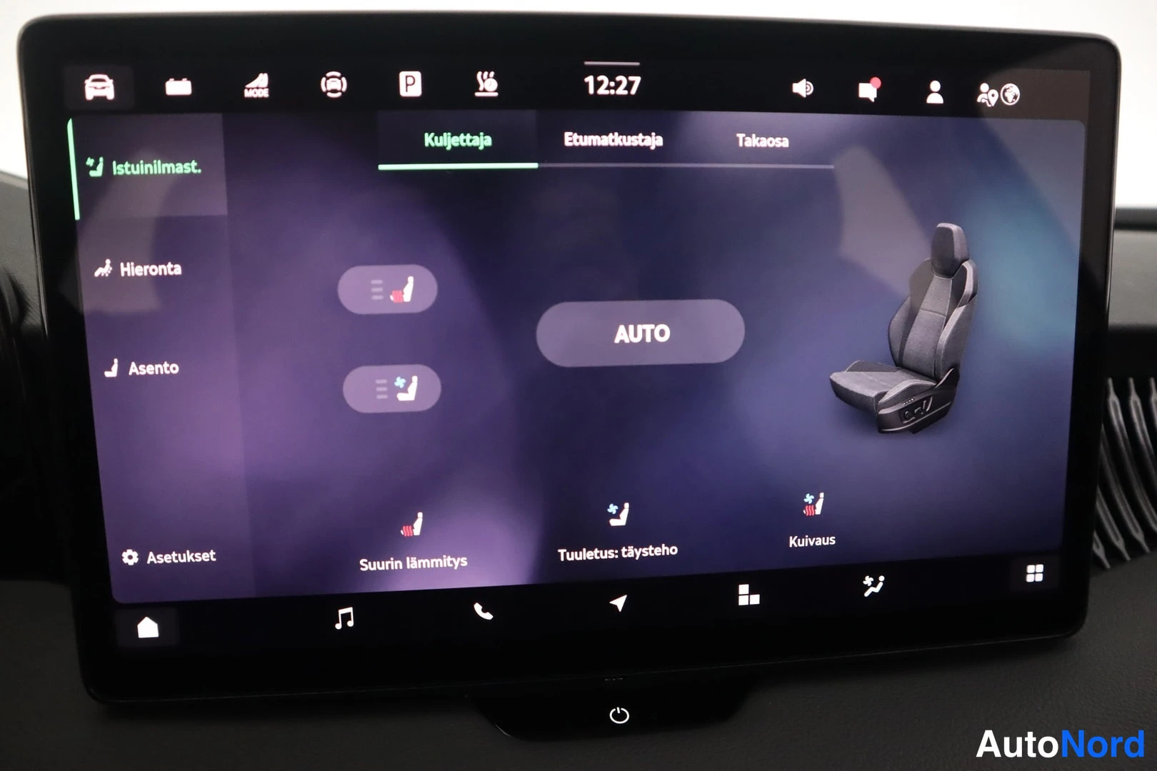 Muu: Istuinasetusten näkymä infotainment-näytöllä: lämmitys, tuuletus, kuivaus, hieronta ja asento.