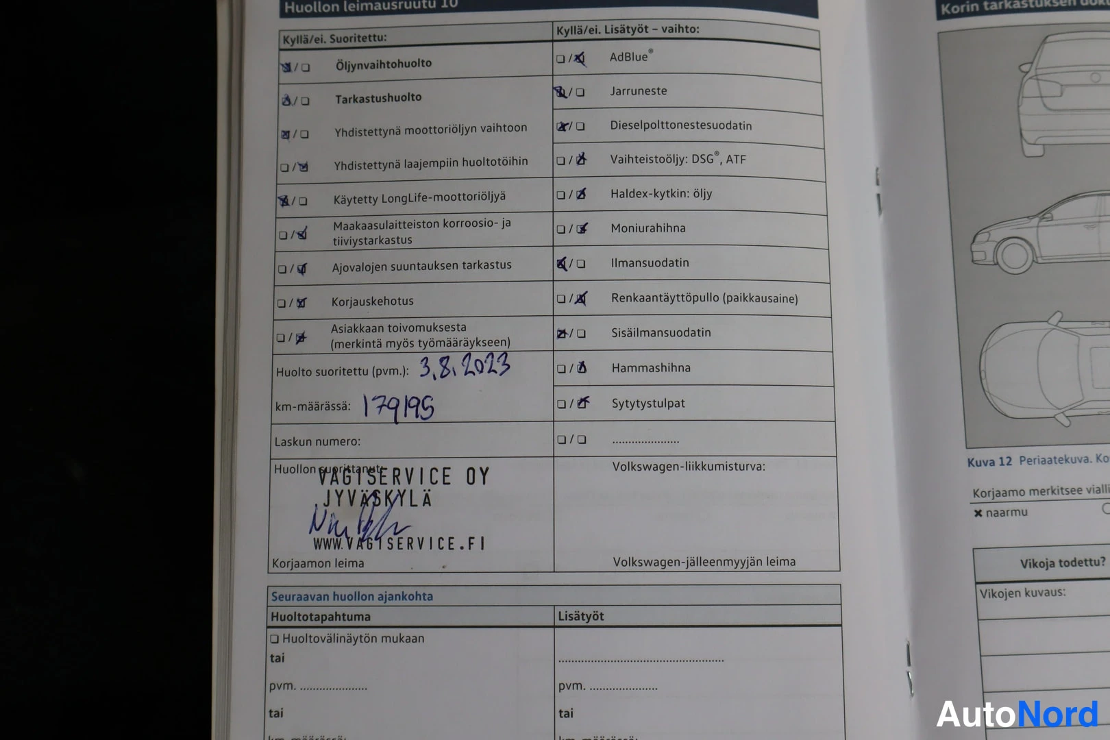 Asiakirja: Huollon leimausruutu 10 huoltokirjassa, huolto suoritettu 3.8.2023 km-määrässä 179195, VAG-SERVICE OY Jyväskylä