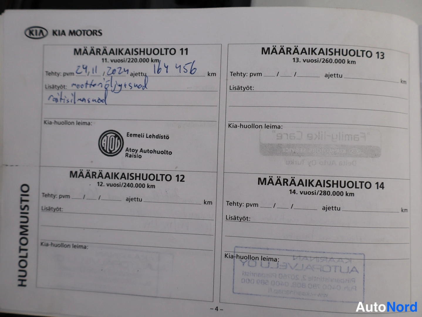 Asiakirja: Huoltokirjan sivu 4: määräaikaishuolto 11 tehty pvm 24.11.2024 ajettu 164456 km, leima Eemeli Lehdistö, Atoy Autohuolto Raisio.