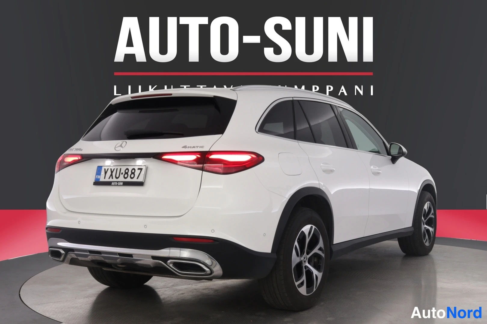 Valkoinen Mercedes-Benz GLC 2024, takaviisto, kuva 7