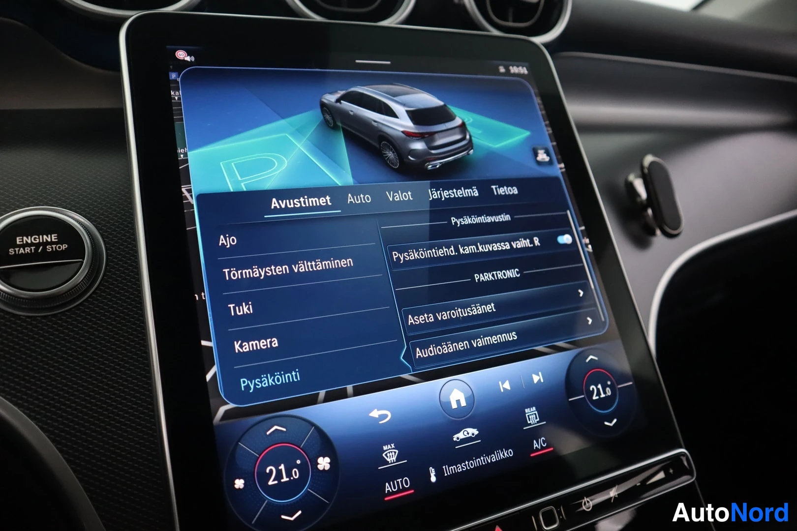Valkoinen Mercedes-Benz GLC 2024, yksityiskohta, kuva 20