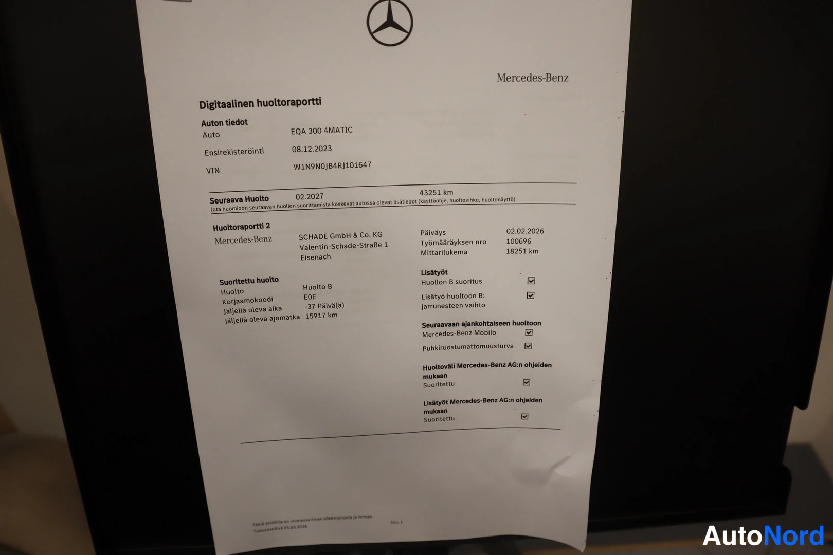 Muu: Mercedes-Benzin digitaalinen huoltoraportti EQA 300 4MATIC -autolle, viimeisin huolto 02.02.2026, mittarilukema 18 251 km, seuraava huolto 02.2027.