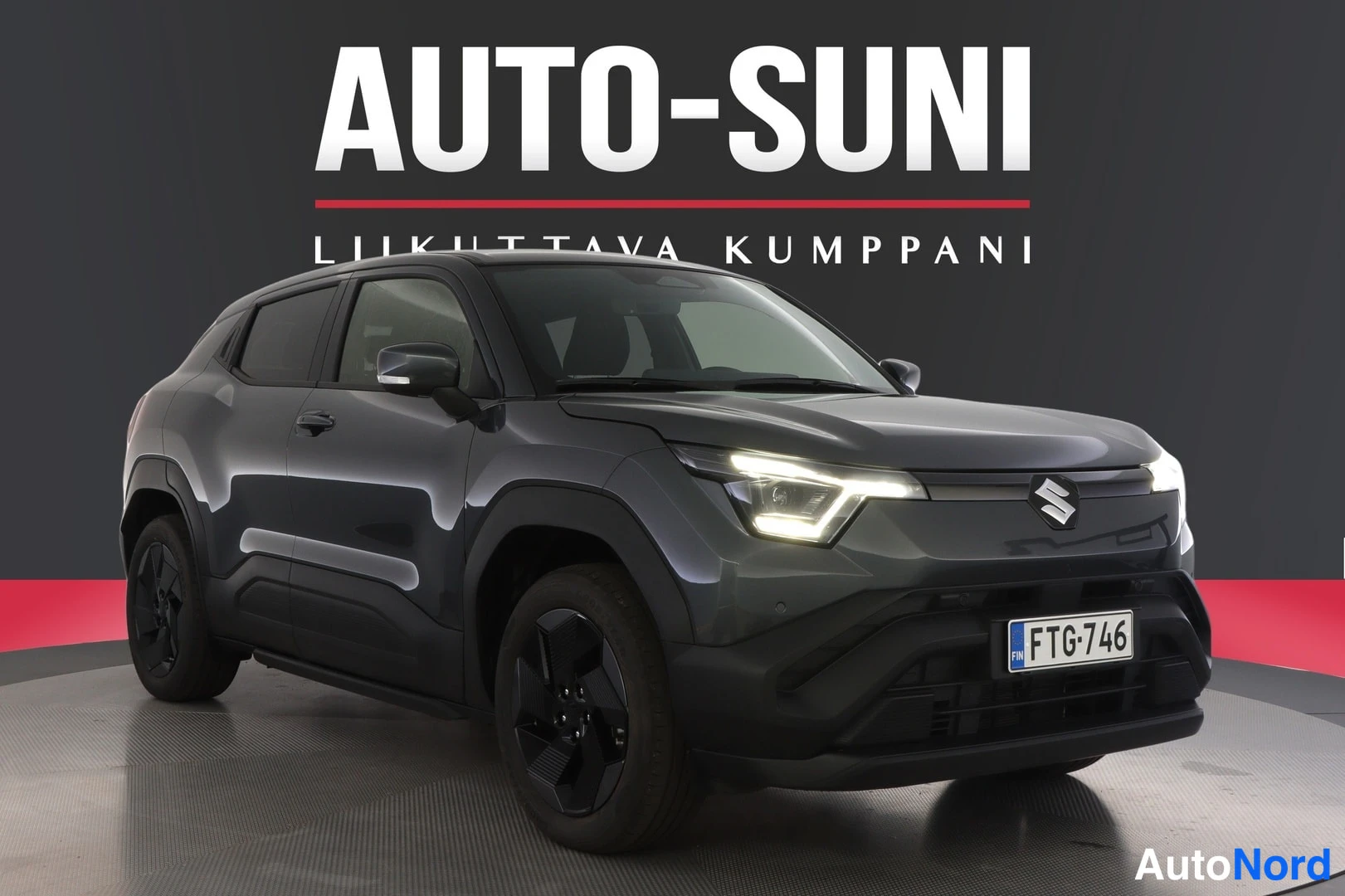Harmaa Suzuki Vitara 2026, etuviisto, keula oikealle, kuva 2