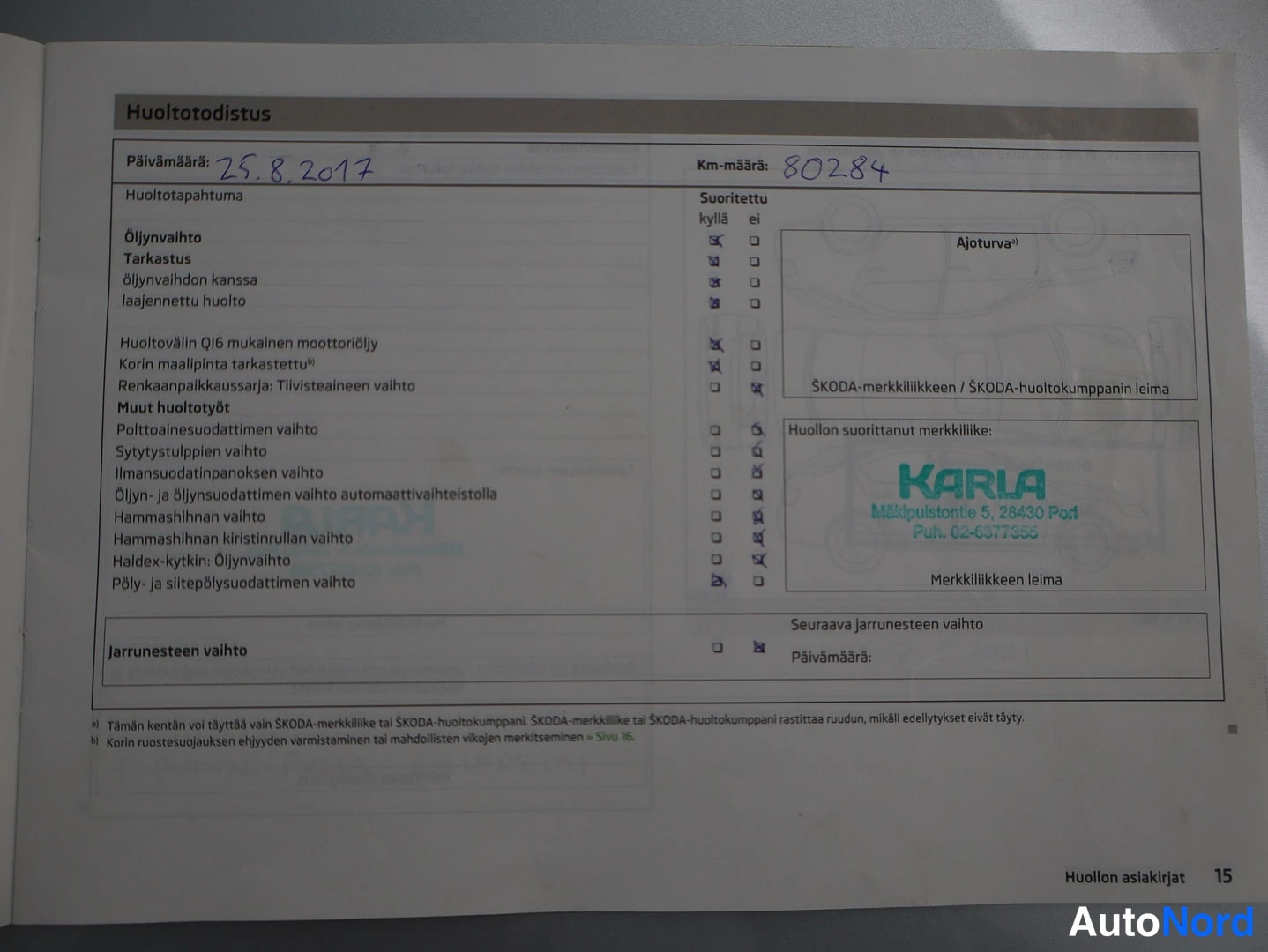 Asiakirja: Finnish vehicle maintenance certificate (Huoltotodistus) showing a service date of 25.8.2017 and mileage 80284 km from KARLA.