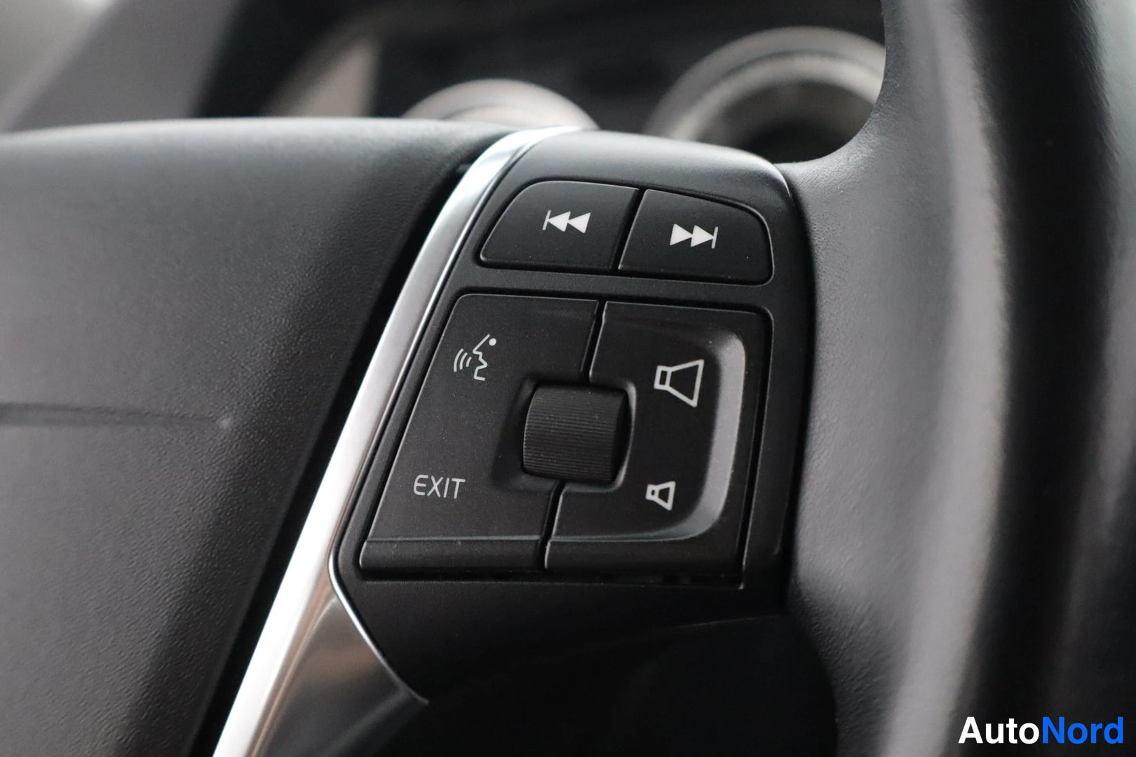 Harmaa Volvo V60 2013, yksityiskohta, kuva 22