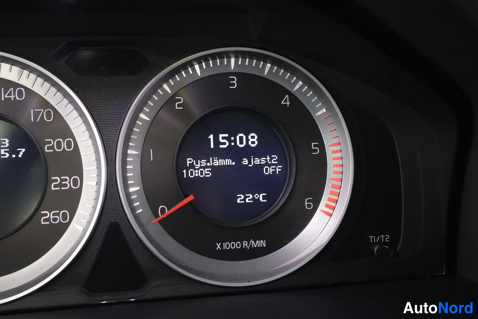 Harmaa Volvo V60 2013, yksityiskohta, kuva 25