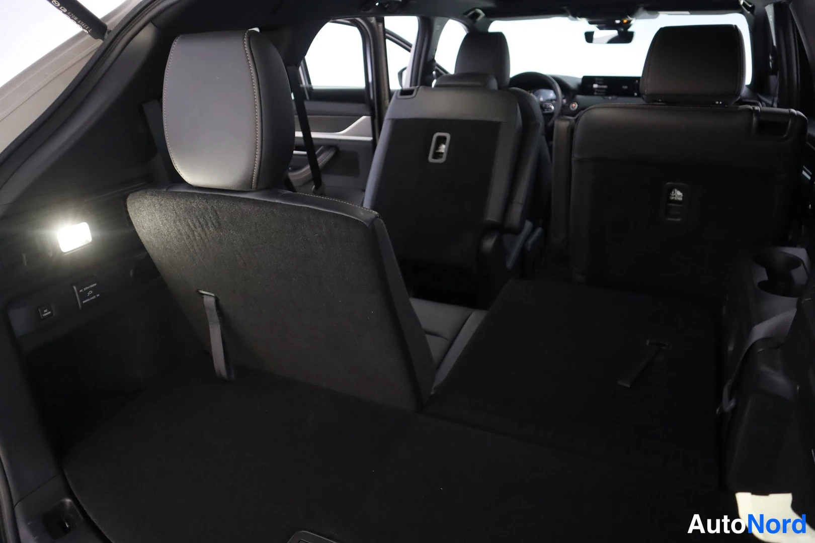 Beige Mazda CX-80 2026, takaa, kuva 10