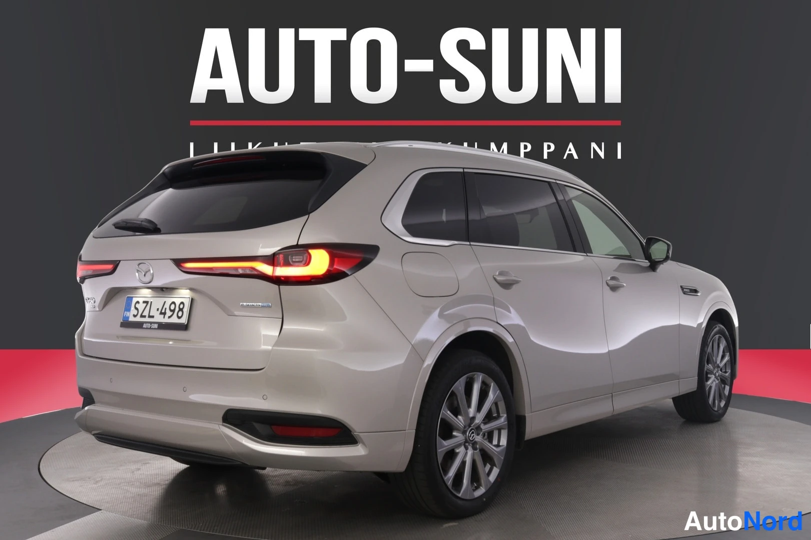 Beige Mazda CX-80 2026, takaviisto, kuva 6