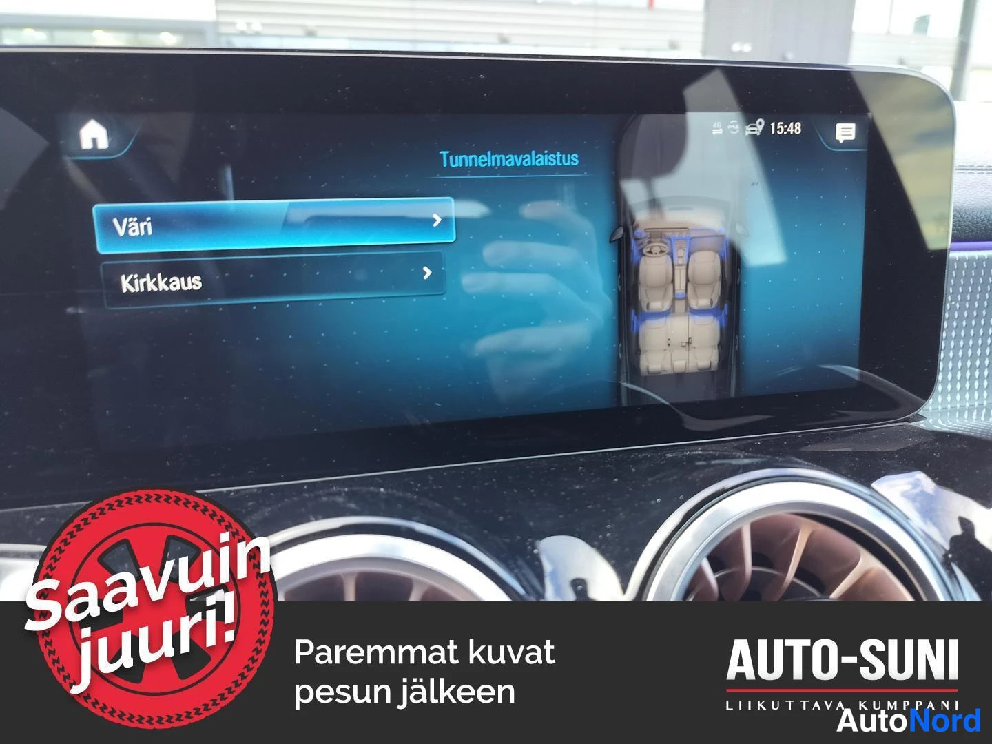 Muu: Mercedes-Benzin näytön Tunnelmavalaistus-asetukset, vaihtoehtoina Väri ja Kirkkaus